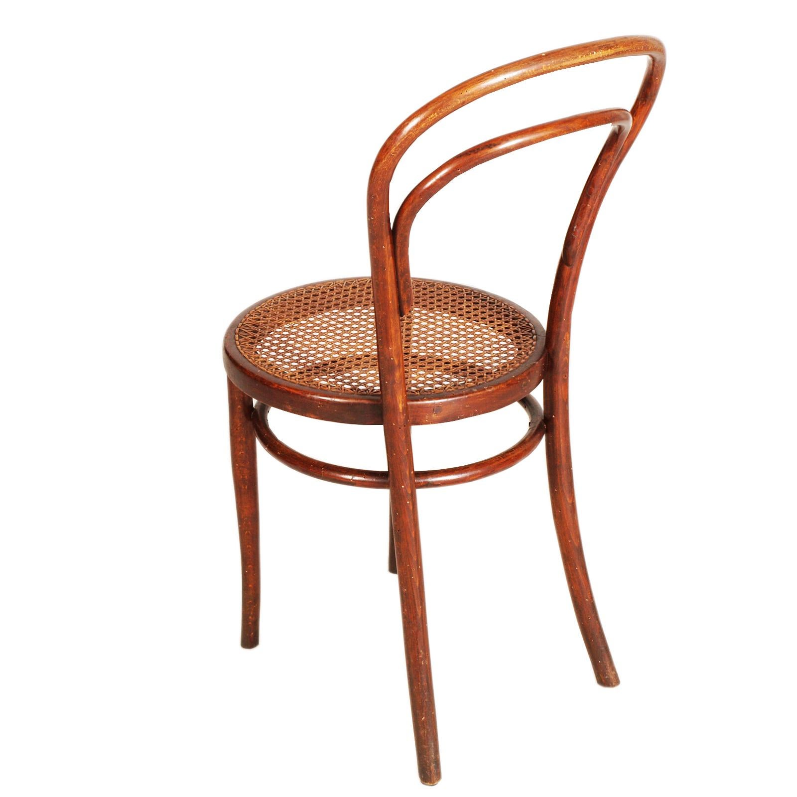 Sechs Thonet-Stühle 14, gebogenes Holz, Sitz aus Wiener Stroh, Schellackierung (Austrian) im Angebot