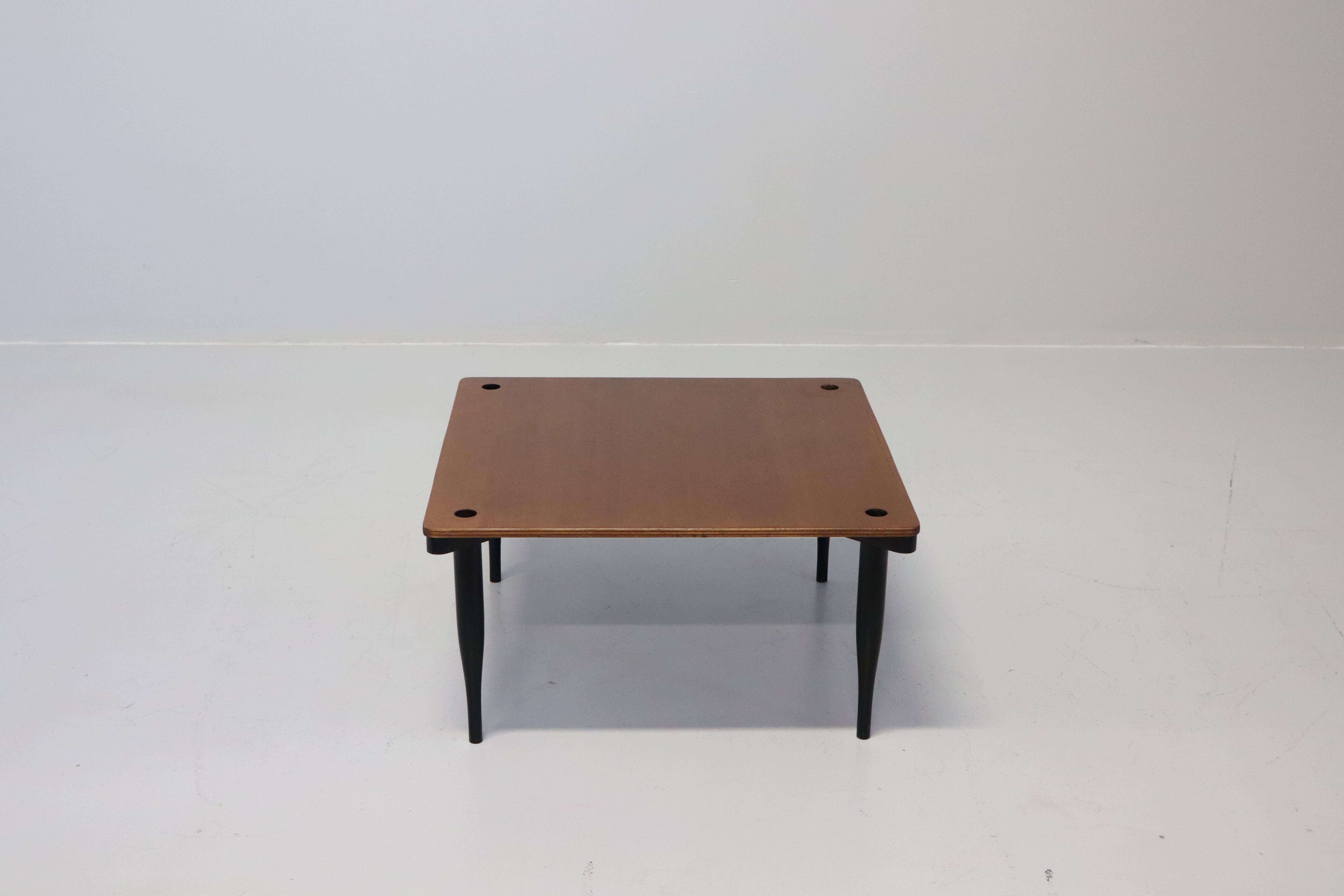Six stackable 'T8' small tables by Vico Magistretti for Azucena, Italy, 1954 For Sale 6