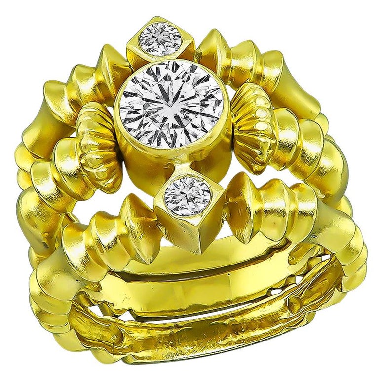 Seidengang 18 Karat Yellow Gold Diamond Ring For Sale at Seidengang 18 Karat Yellow Gold Diamond Ring For Sale at