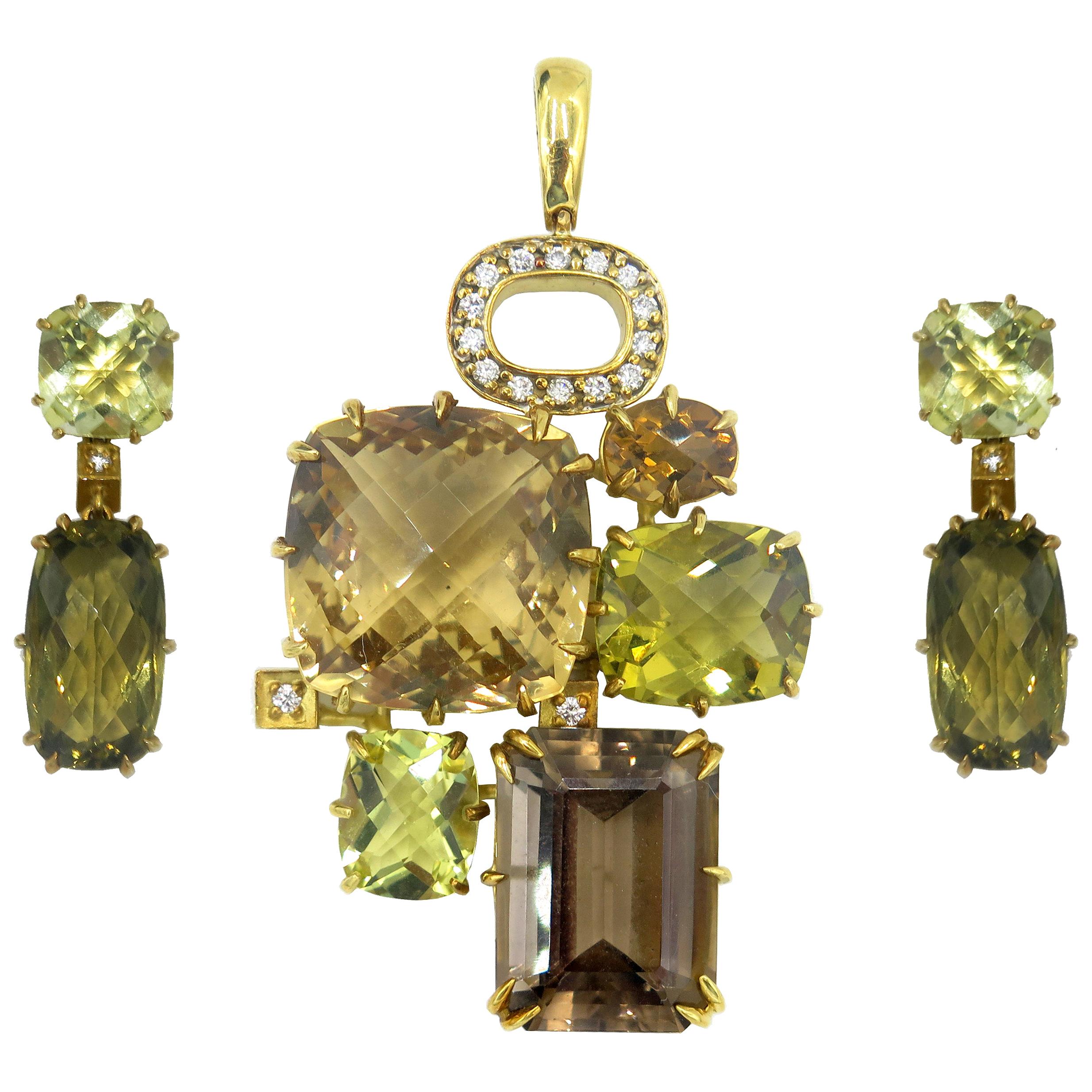 Seidengang 18 Karat Yellow Gold Pendant and Earring Set