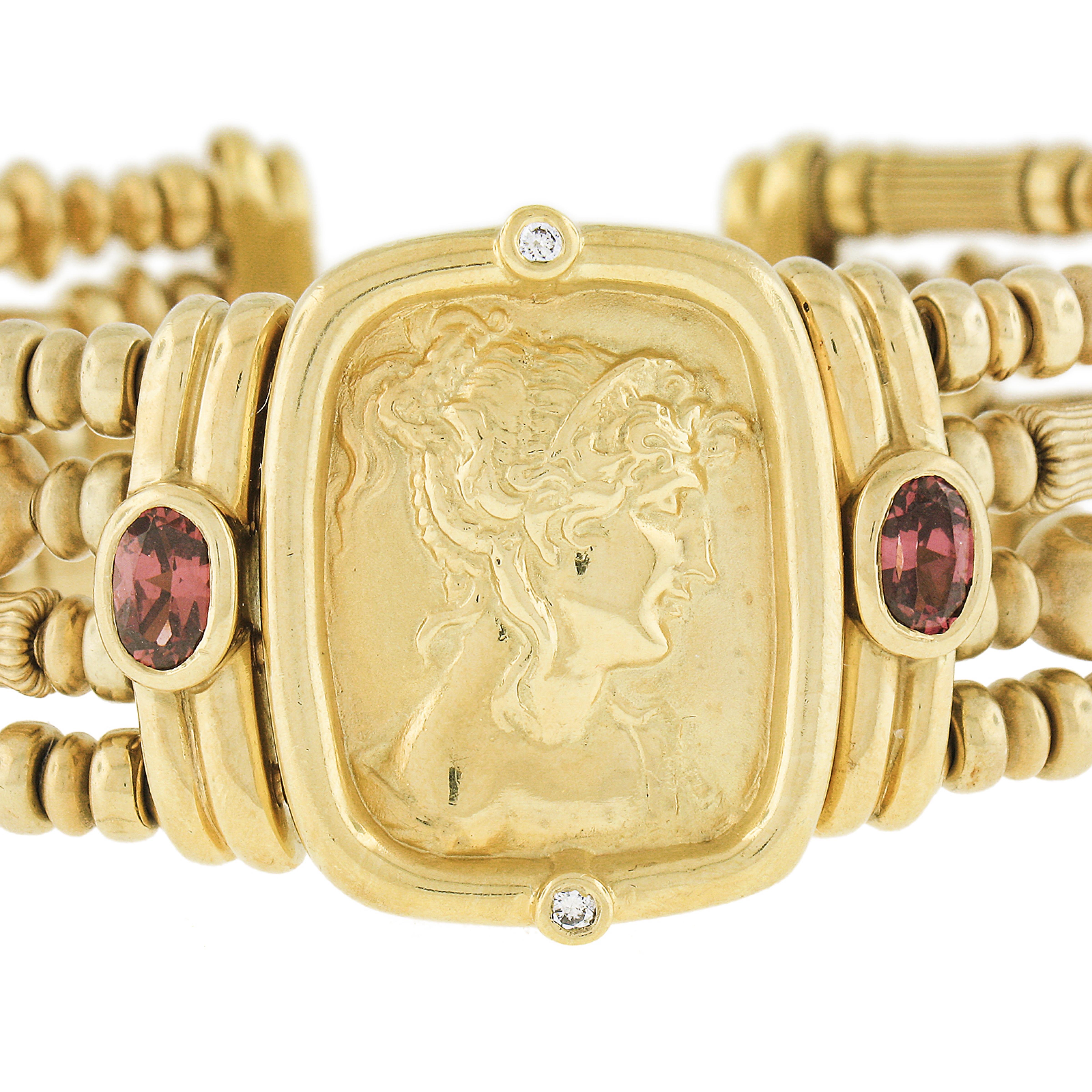Taille ovale Seidengang Bracelet manchette ouverte en or 18 carats avec diamants et tourmaline entaillés en vente
