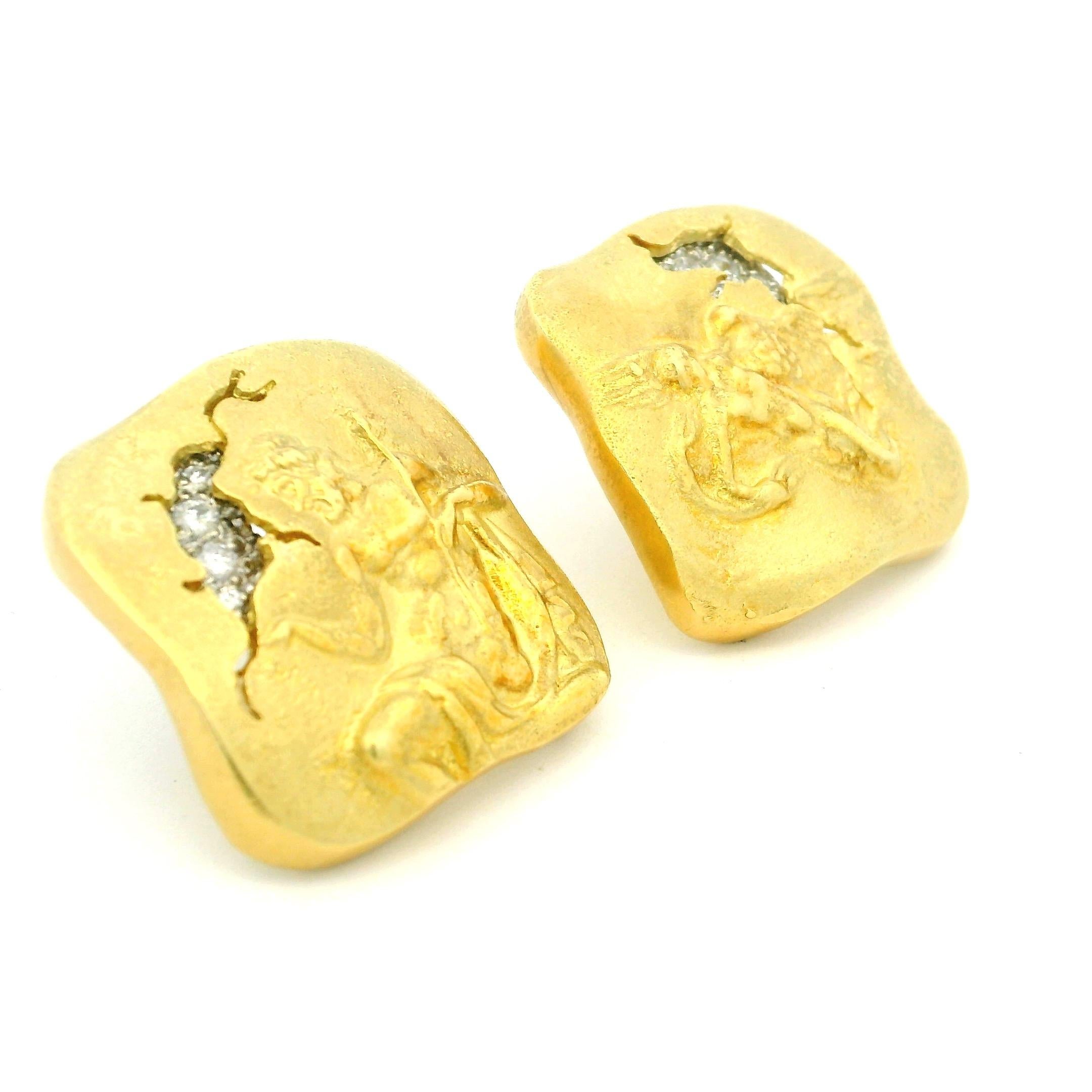 Seidengang 18K Gold Mythological Earrings with Diamonds For Sale 5