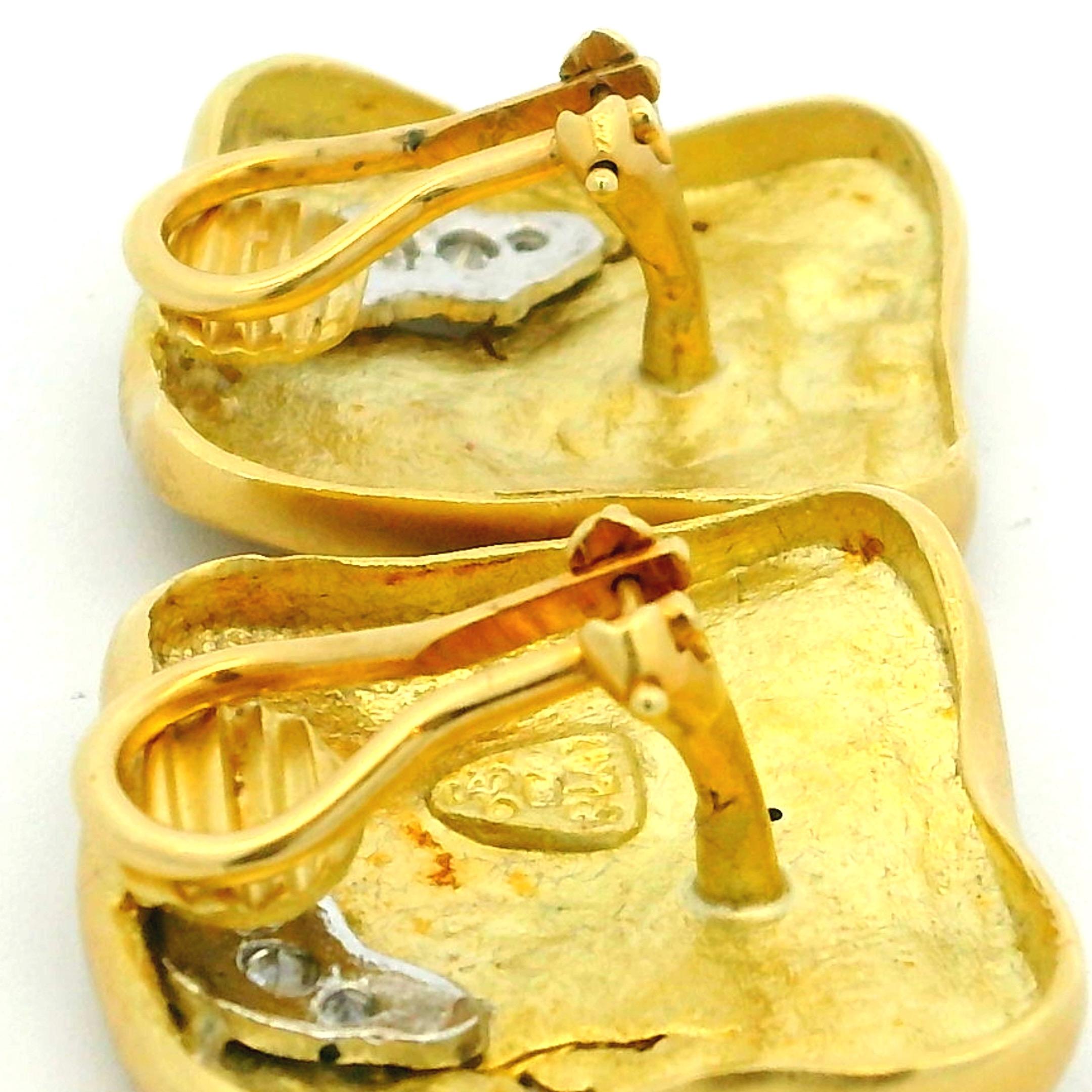 Seidengang 18K Gold Mythological Earrings with Diamonds For Sale 7