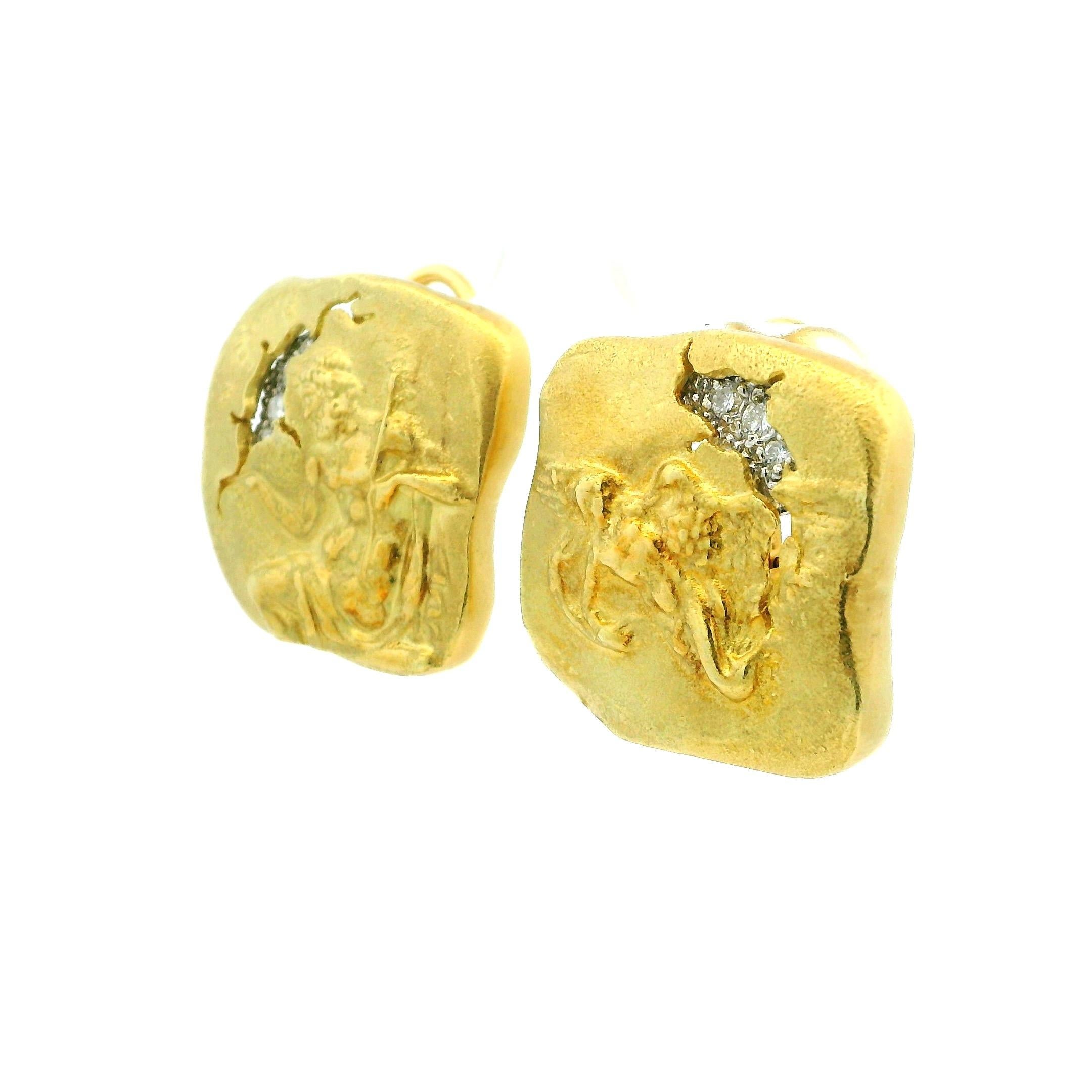 Seidengang 18K Gold Mythological Earrings with Diamonds For Sale 1