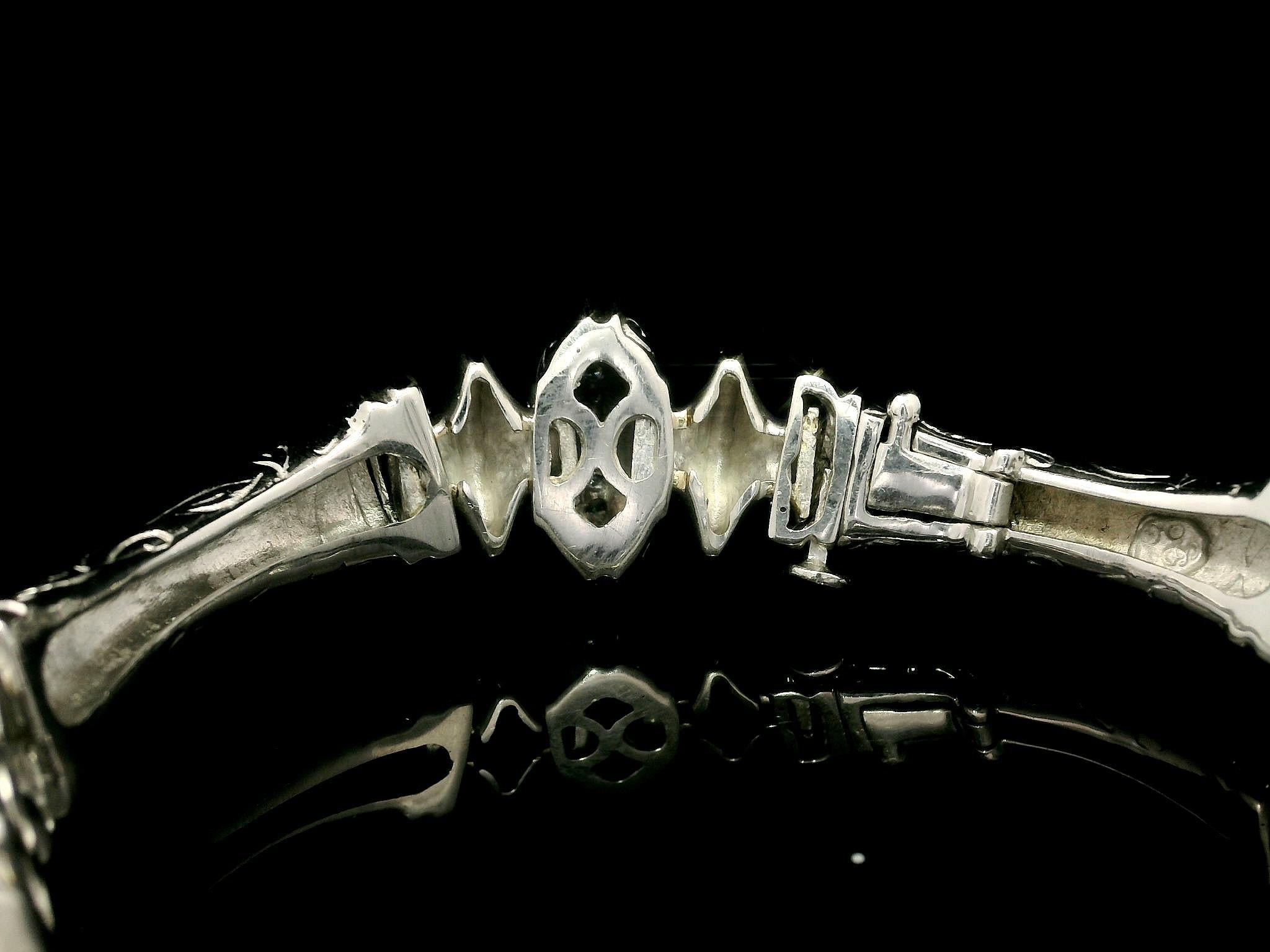 SeidenGang Or blanc 18k 0.60ctw Diamant gravé Dual Finish Link en vente 3