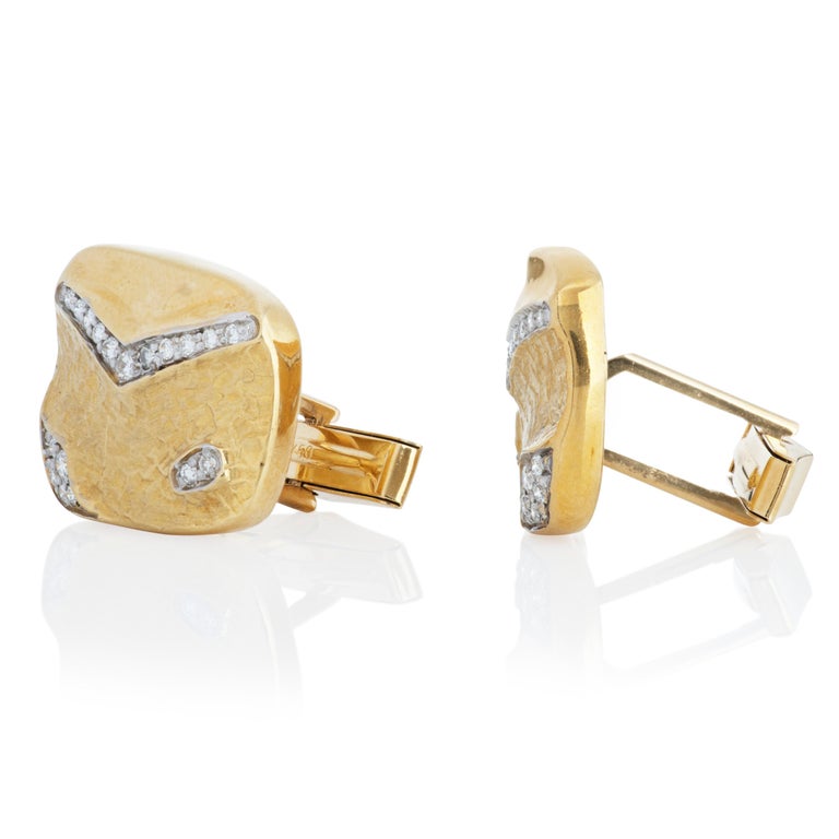 SeidenGang 18k yellow gold cufflinks with a textured finish and 0.36 carat of round diamonds estimated to be F-G color with VS clarity. 

These cufflinks measure 0.88
