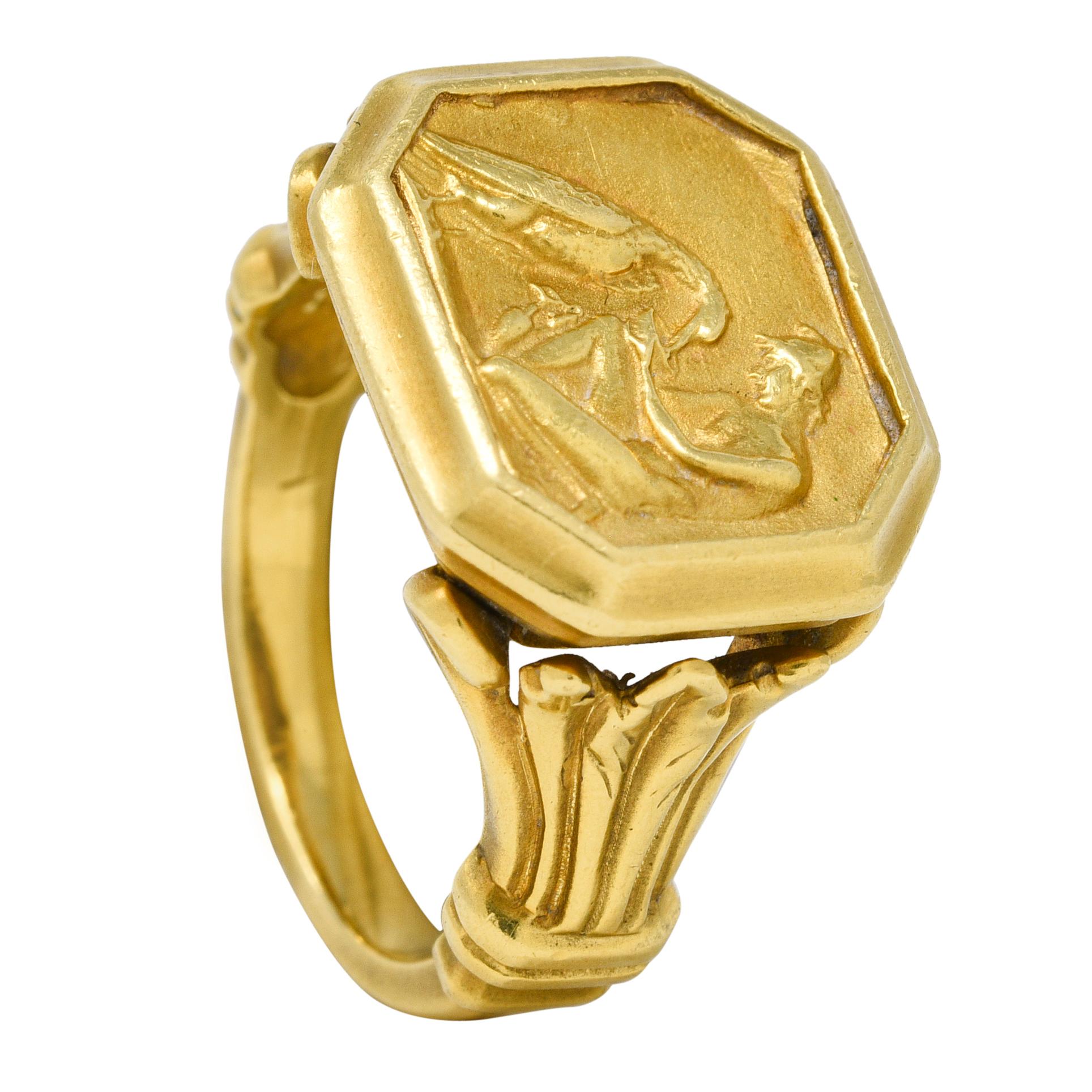 SeidenGang 1980s 18 Karat Yellow Gold Greek Hermes Unisex Vintage Signet Ring 5