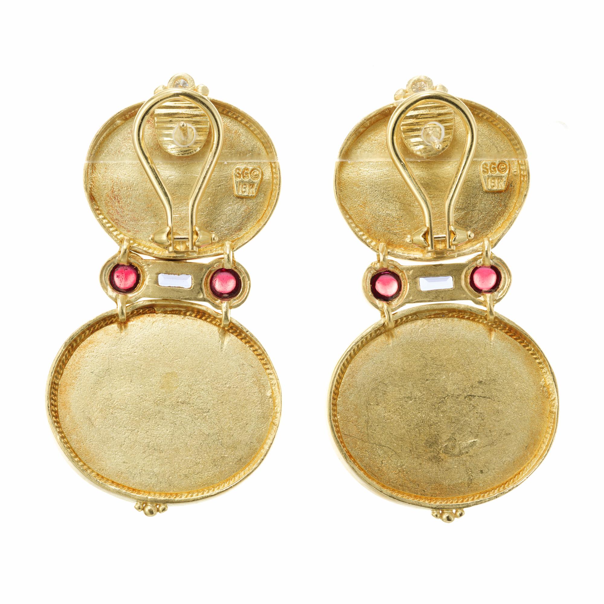Taille ronde SeidenGang Boucles d'oreilles pendantes en or jaune grenat diamant iolite .40 carat  en vente