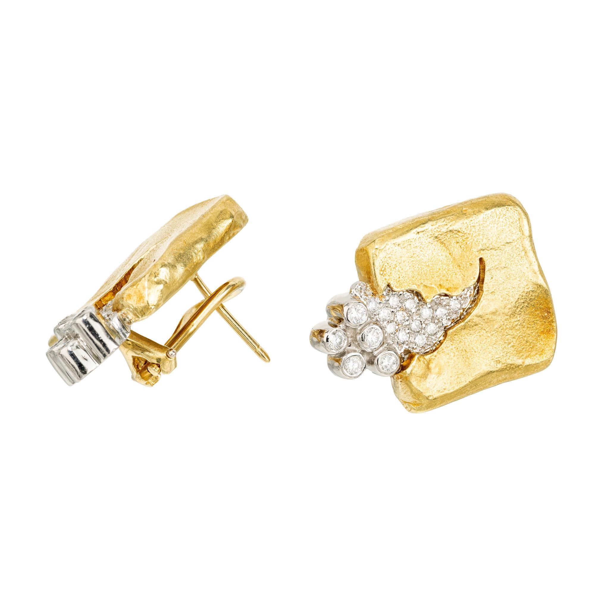 SeidenGang Boucles d'oreilles à levier en or jaune platine Glacier avec diamant de 0,48 carat Excellent état - En vente à Stamford, CT