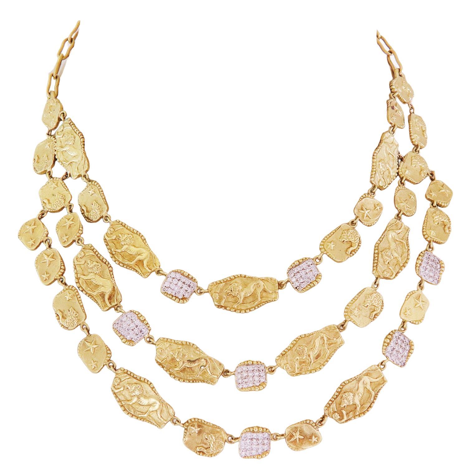 Seidengang Athena Diamant 18k Gold Dreireihige Lwen-Halskette (Moderne) im Angebot