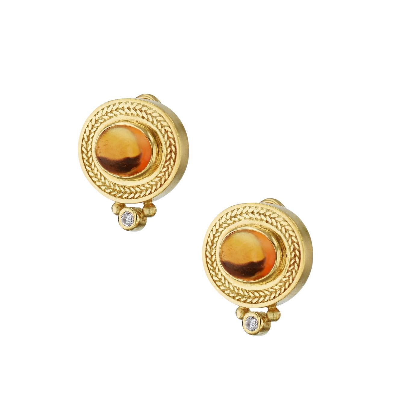 Gloriously crafted 18kt. Yellow Gold Citrine Diamond Estate Earrings, with two G-VS dazzling bezel set diamonds totaling around 0.10ct. A Seiden Gang masterpiece, these earrings are a timeless treasure!
Citrine Yellow Gold Diamond Estate
