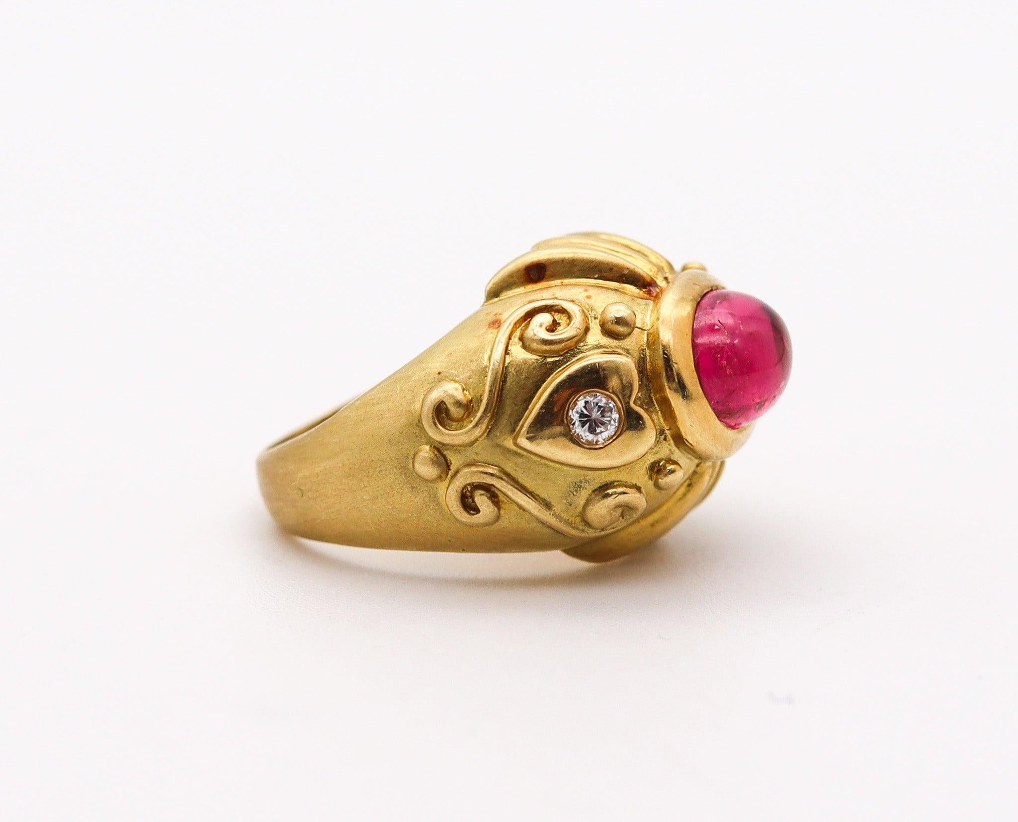SEIDENGANG Etruskischer Ring aus 18 Karat Gelbgold mit 2,18 Karat Diamanten und Turmalin (Cabochon) im Angebot