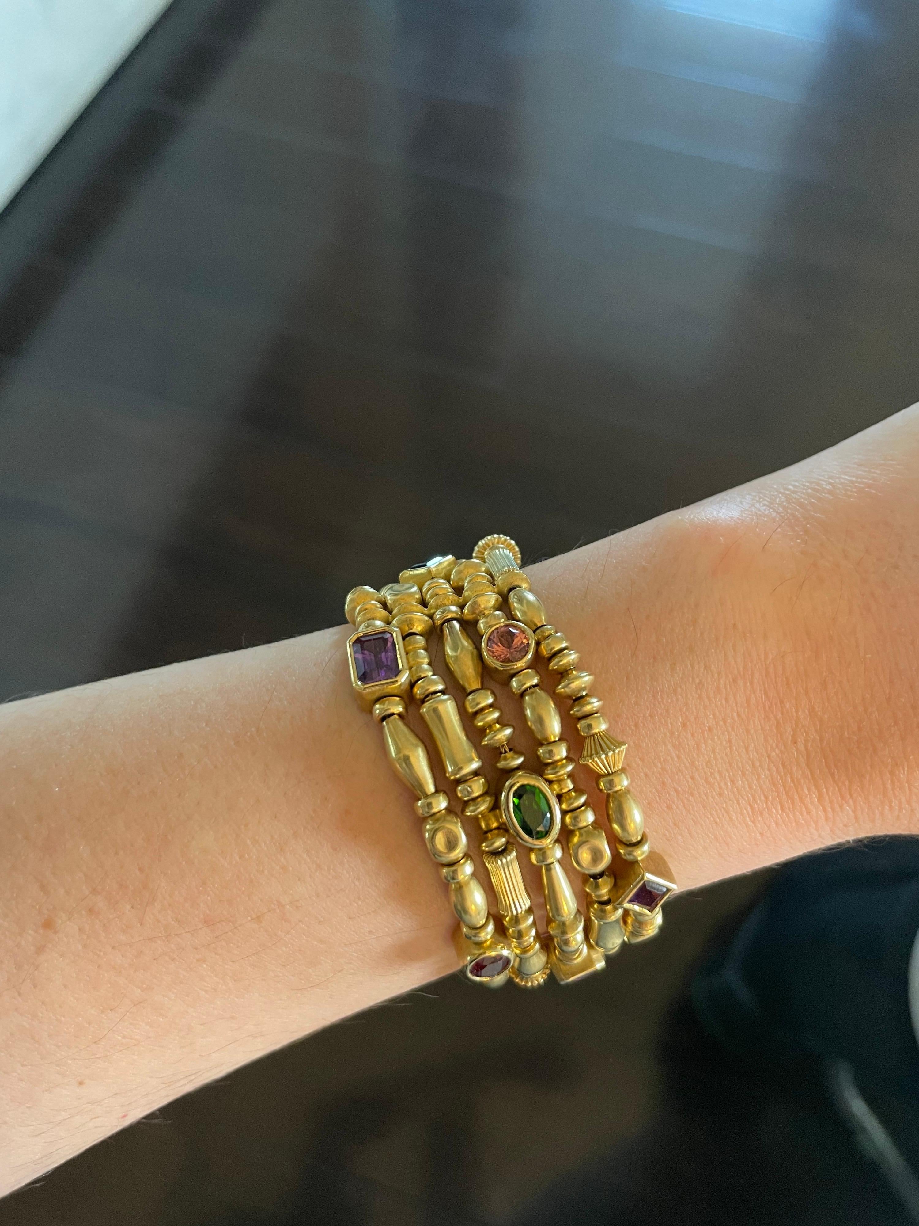 Taglio ovale Bracciale a cinque file con pietre preziose Seidengang in oro giallo 18 carati 71,8 grammi in vendita