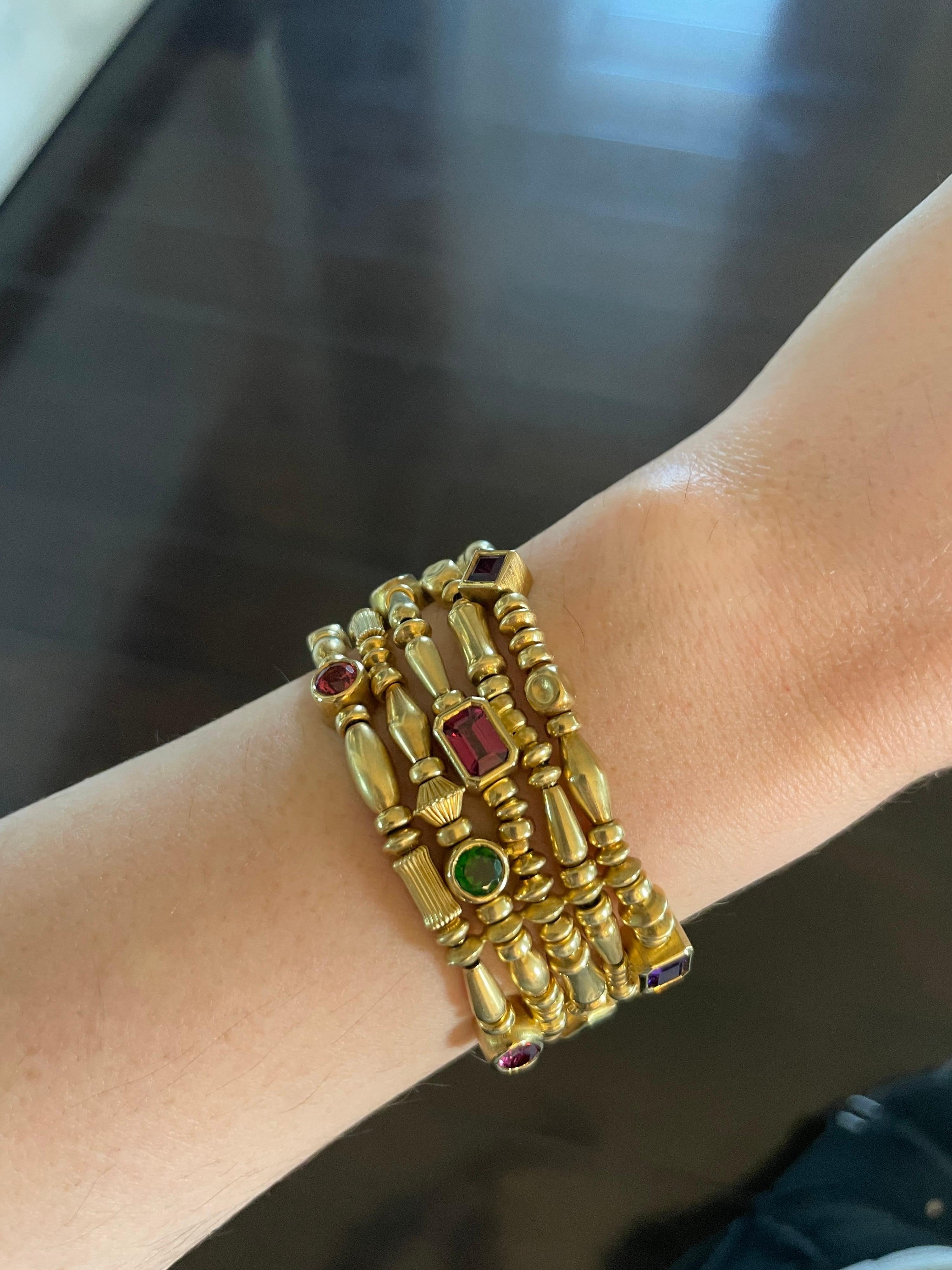 Bracciale a cinque file con pietre preziose Seidengang in oro giallo 18 carati 71,8 grammi In condizioni ottime in vendita a New York, NY