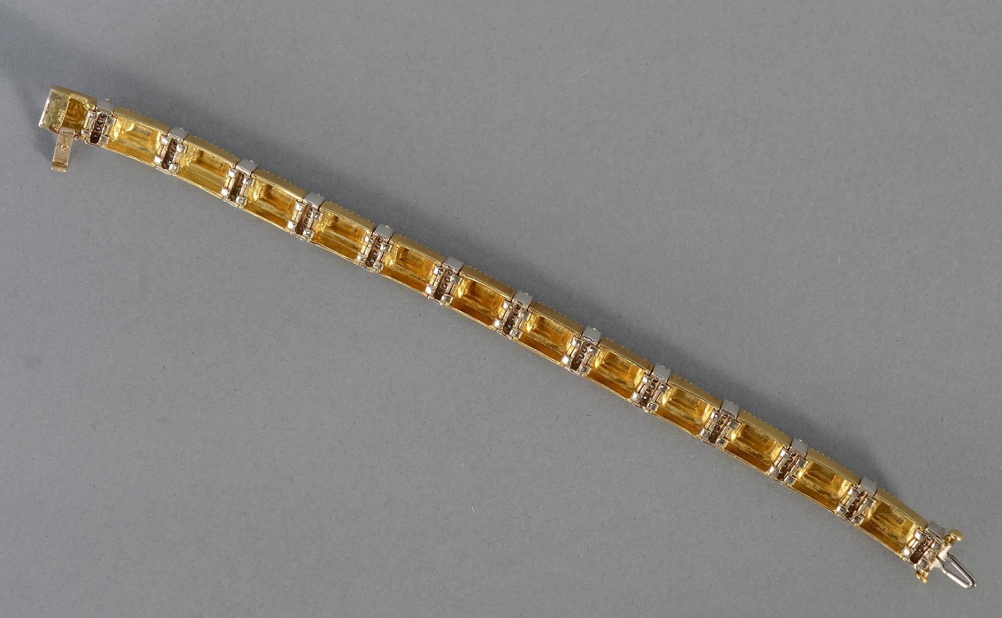 Contemporary Seidengang Gold Links and Diamond Bracelet