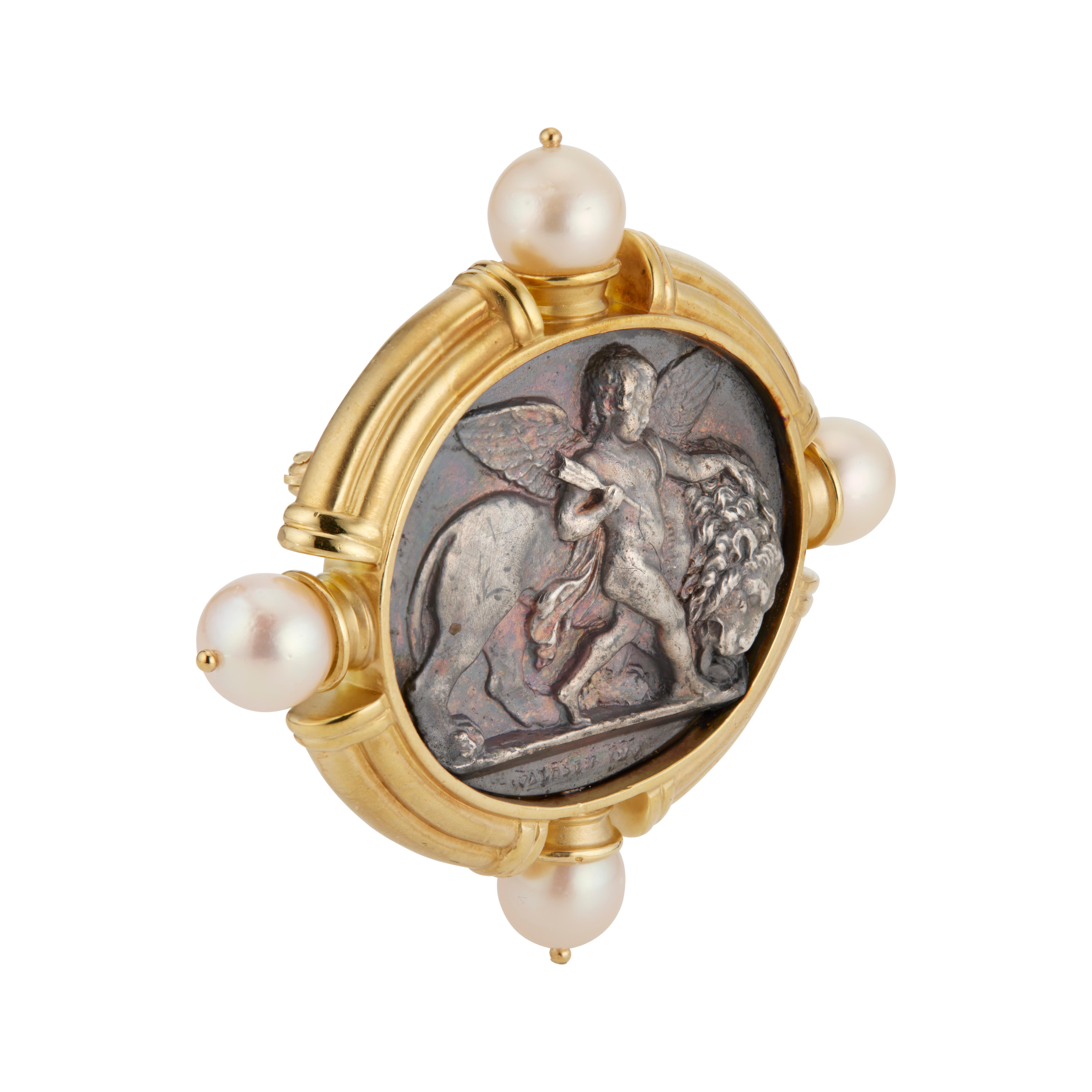 Round Cut SeidenGang Large Cultured Pearl Yellow Gold Silver Medallion Brooch