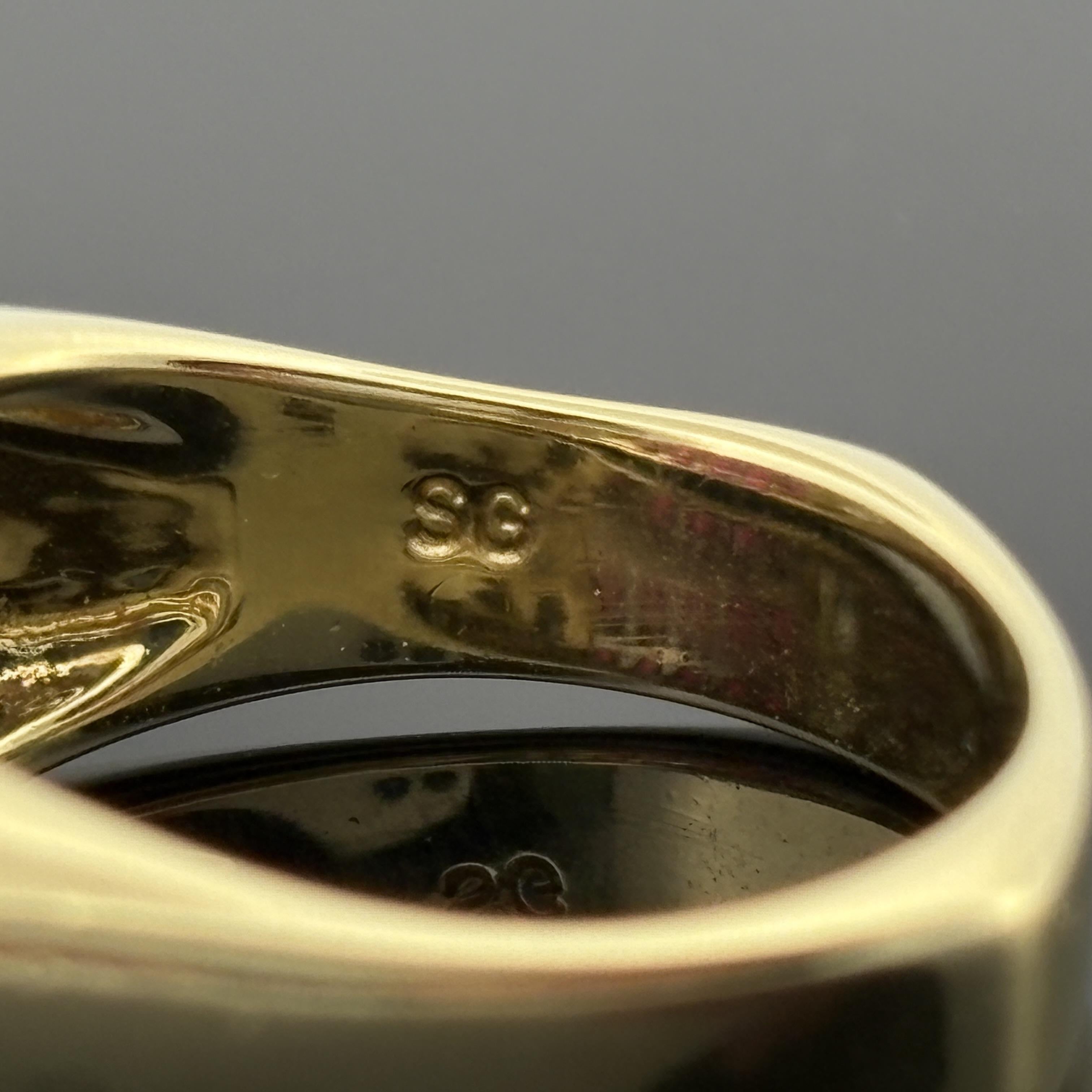 SeidenGang Bague en or jaune 18k avec rubis et diamants en vente 1
