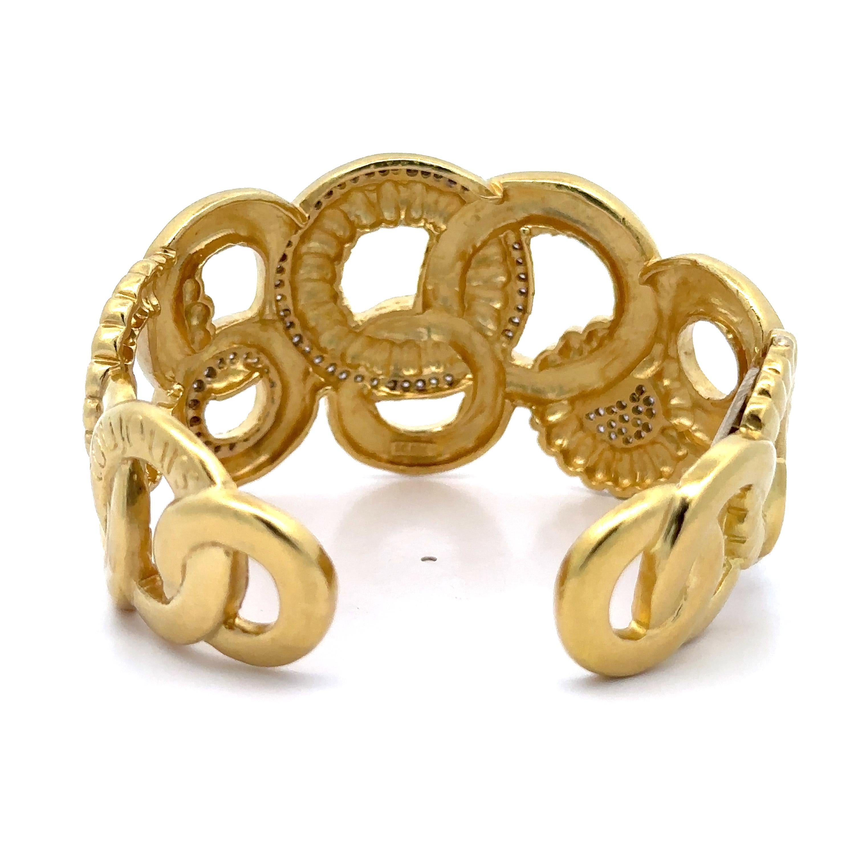 SeidenGang Toujours 18k Gold 1ct Diamond Interlocking Circles Breite Manschette Armband im Angebot 6