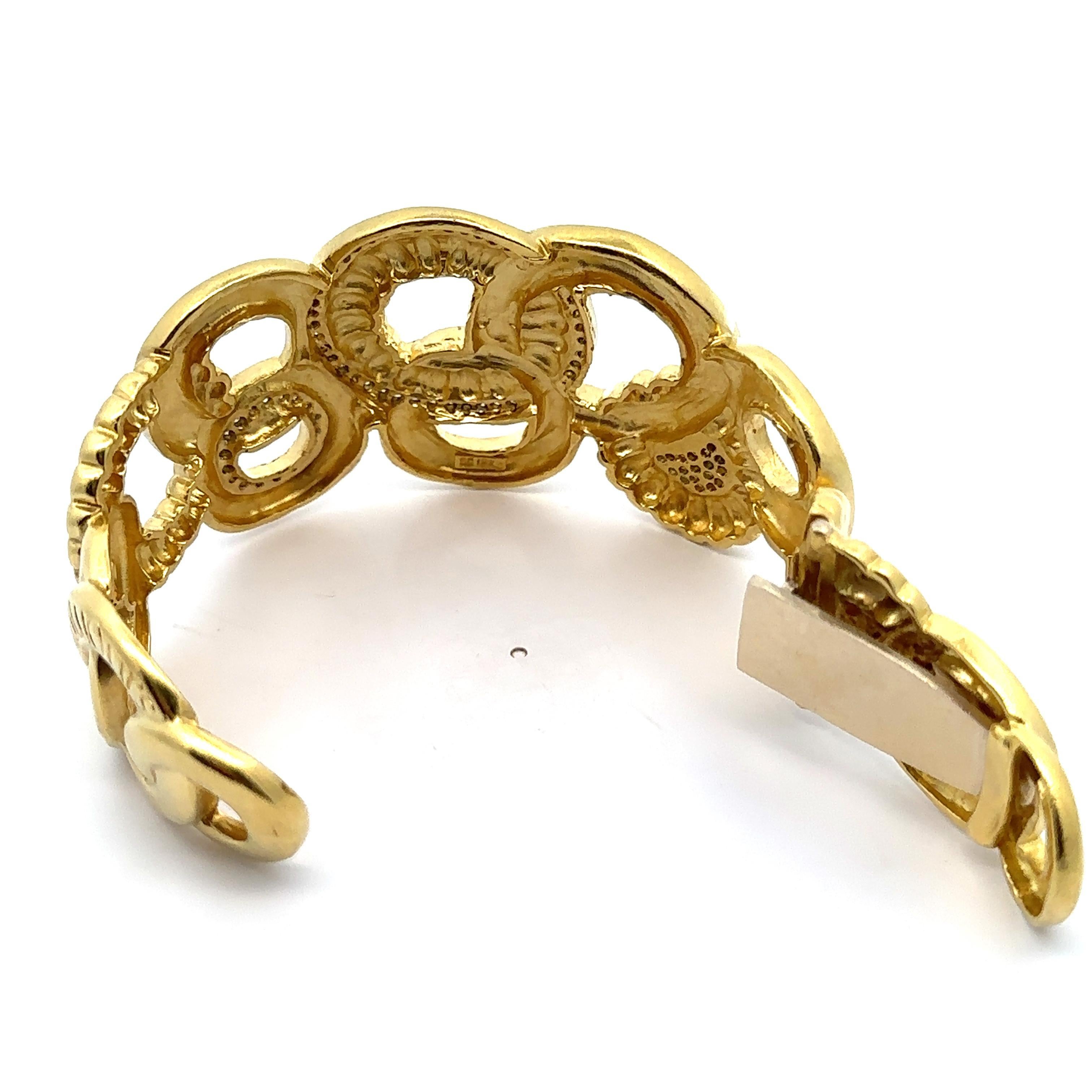 SeidenGang Toujours 18k Gold 1ct Diamond Interlocking Circles Breite Manschette Armband im Angebot 7