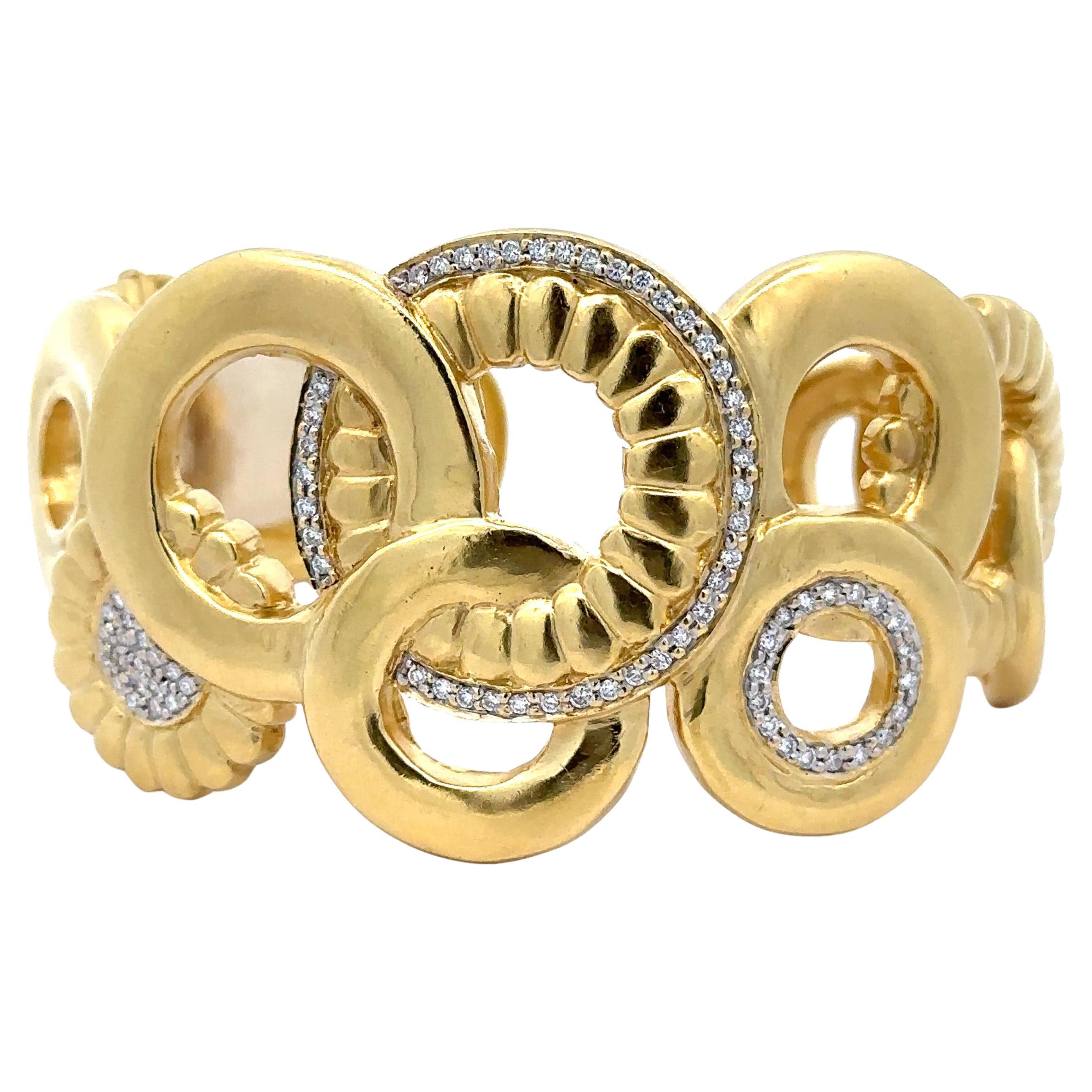 SeidenGang Toujours 18k Gold 1ct Diamond Interlocking Circles Breite Manschette Armband im Angebot