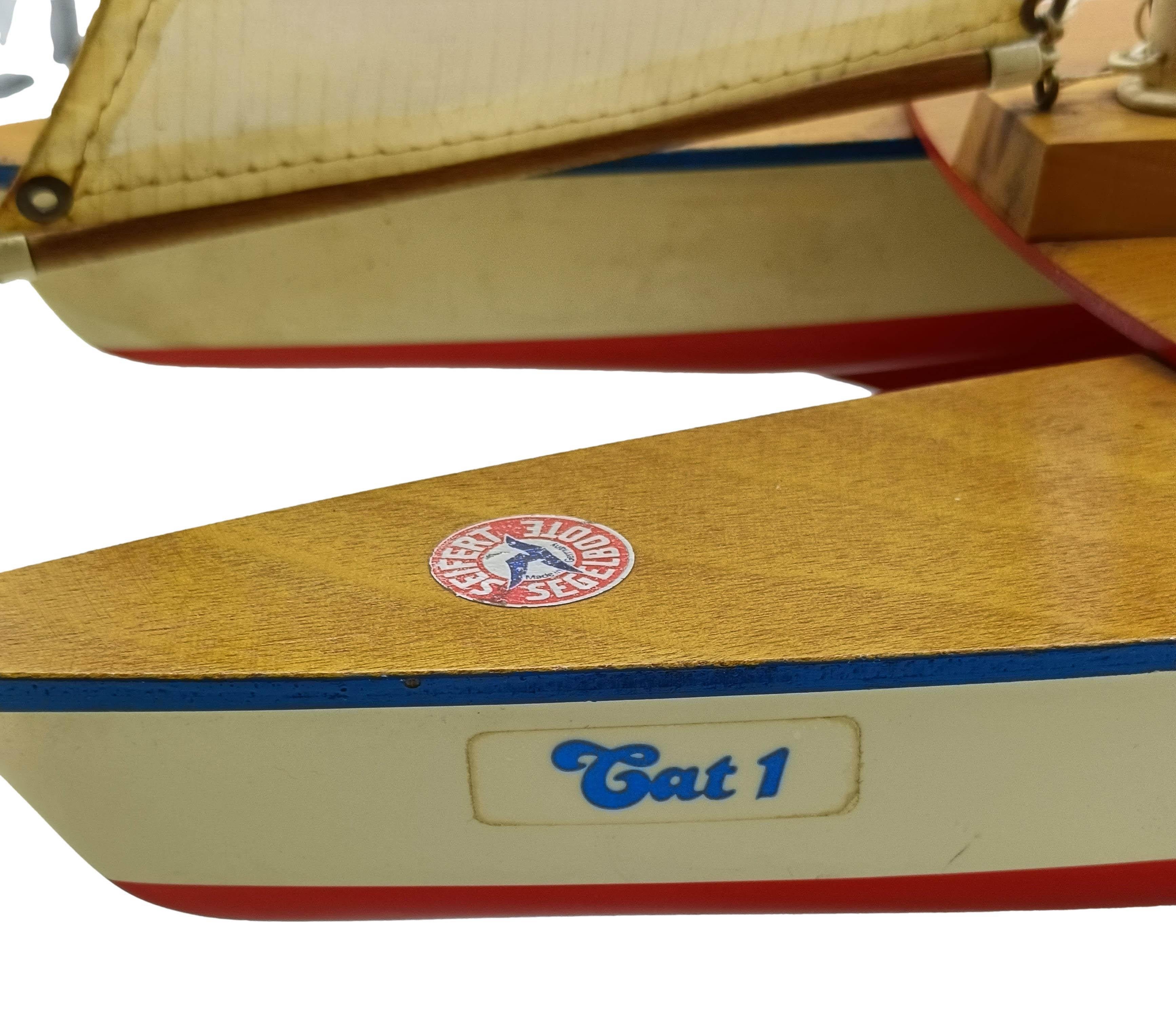 Modèle de catamaran de collection Seifert 