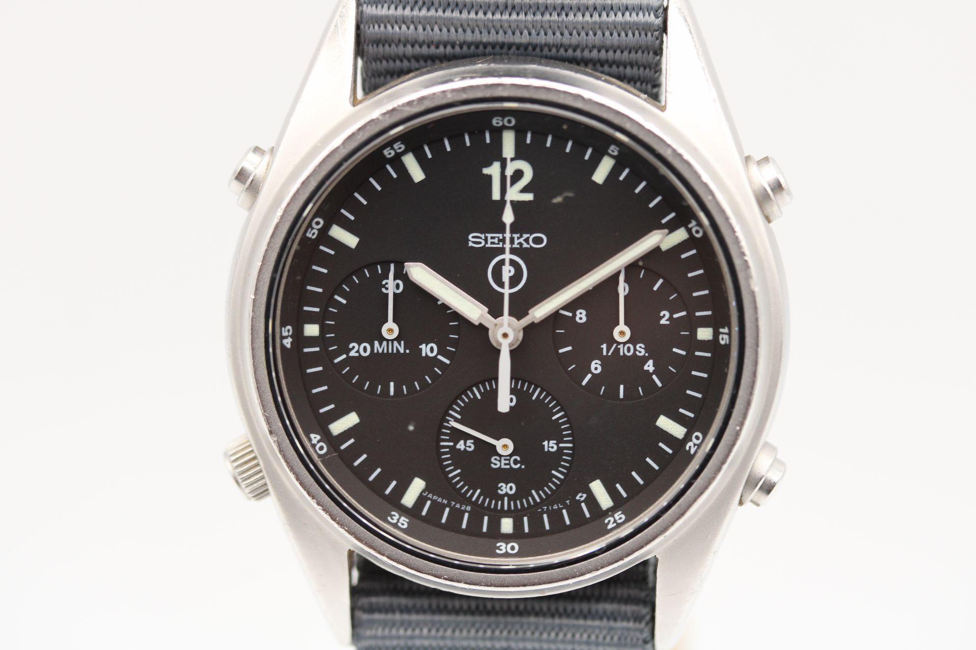 Seiko Chronograph Gen 1 Military Raf Chronograph 1990 In Good Condition For Sale In London, GB
