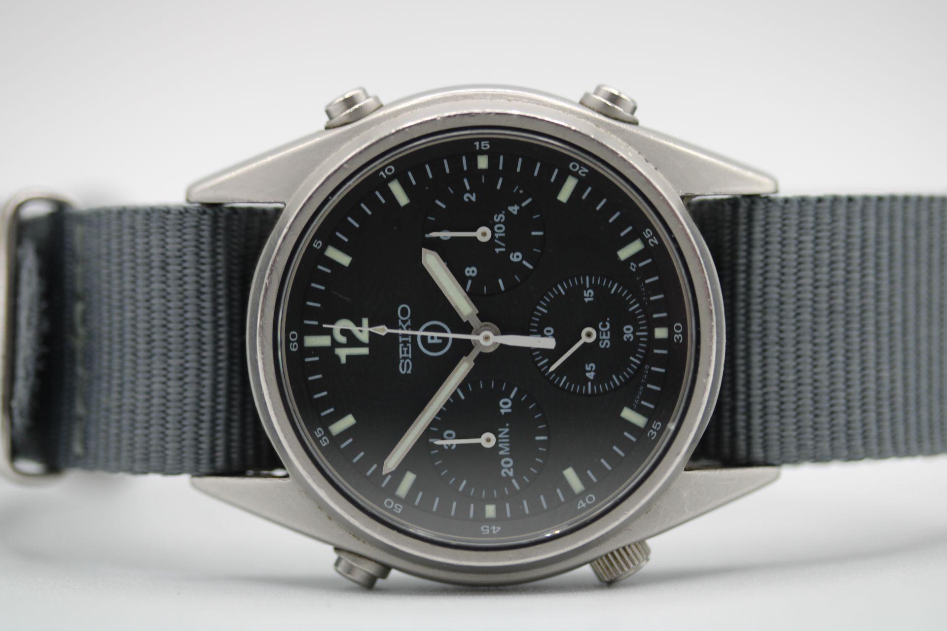 Seiko Chronograph Gen 1 Military Raf Chronograph 1990 In Good Condition For Sale In London, GB