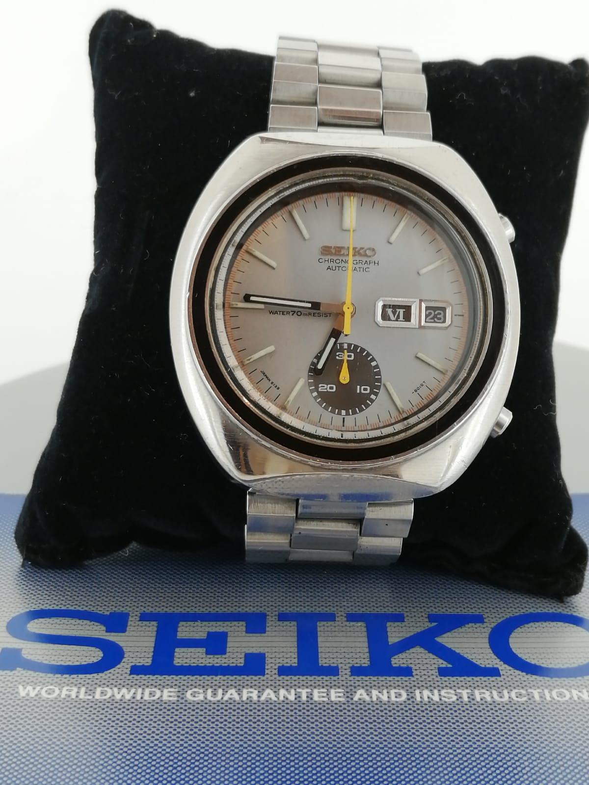 This elegant & rarely seen 
Seiko Chronograph ref 6139-8001 c1969 watch
is proud to have ALL ORIGINAL PARTS 

Despite being over 50 years old, 
the timepiece is in great condition & 
in excellent working order

~~~

This iconic timepiece features: