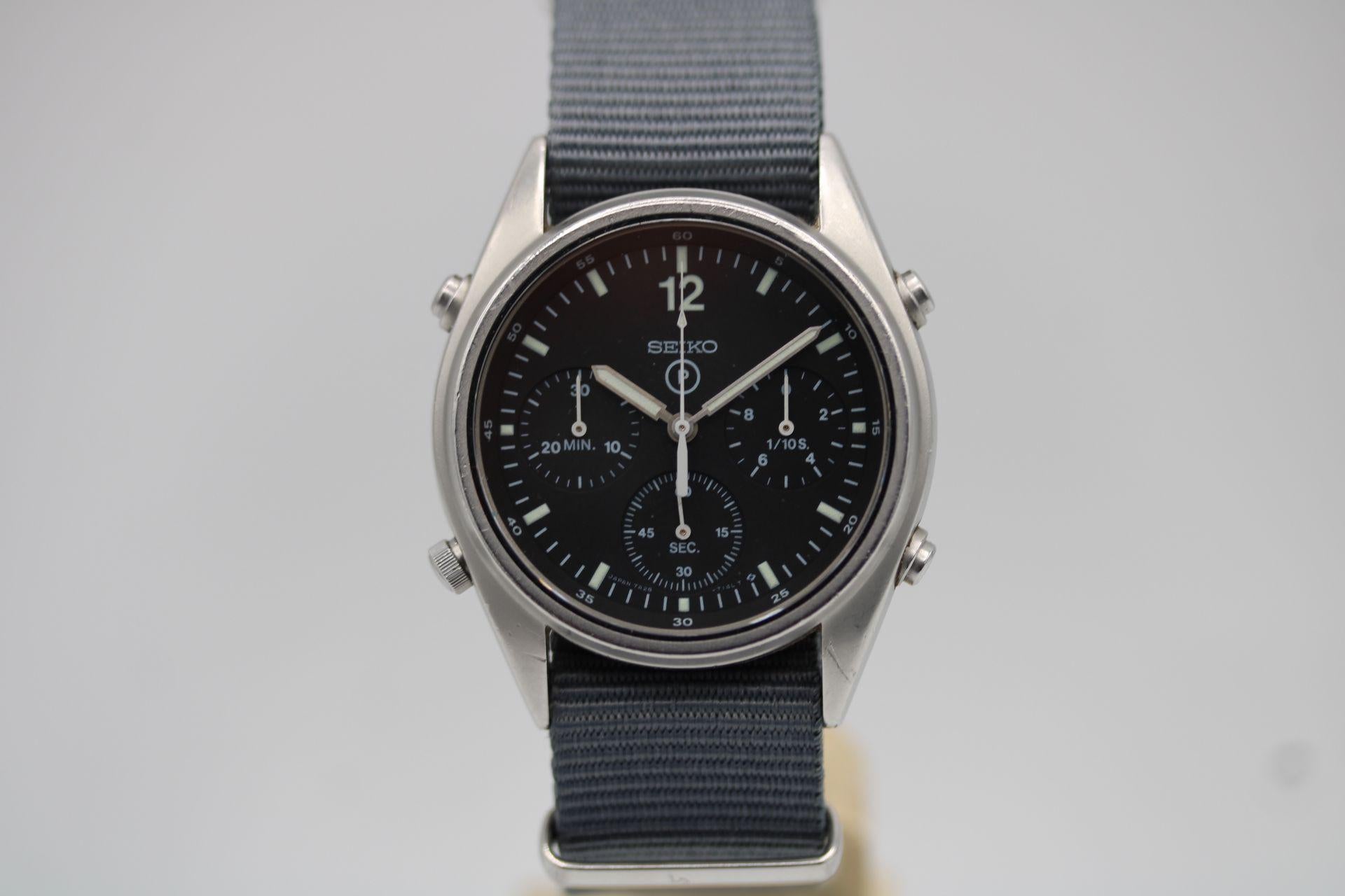 
Original, working Generation 1 Seiko Chronograph made for the British RAF in 1984. Having been used in service as a tool watch will show some signs of age and minor blemishes however all intact and with a recent battery change in fine working