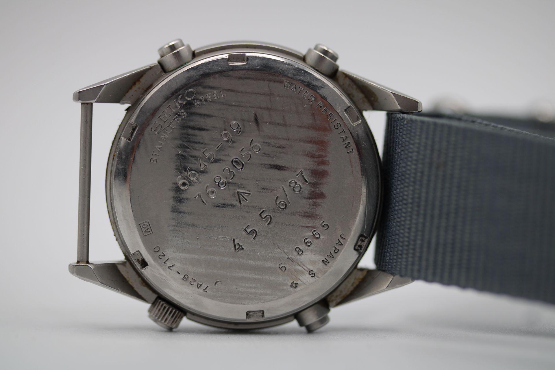 
Original, working Generation 1 Seiko Chronograph made for the British RAF in 1987. Having been used in service as a tool watch will show some signs of age and minor blemishes however all intact and with a recent battery change in fine working