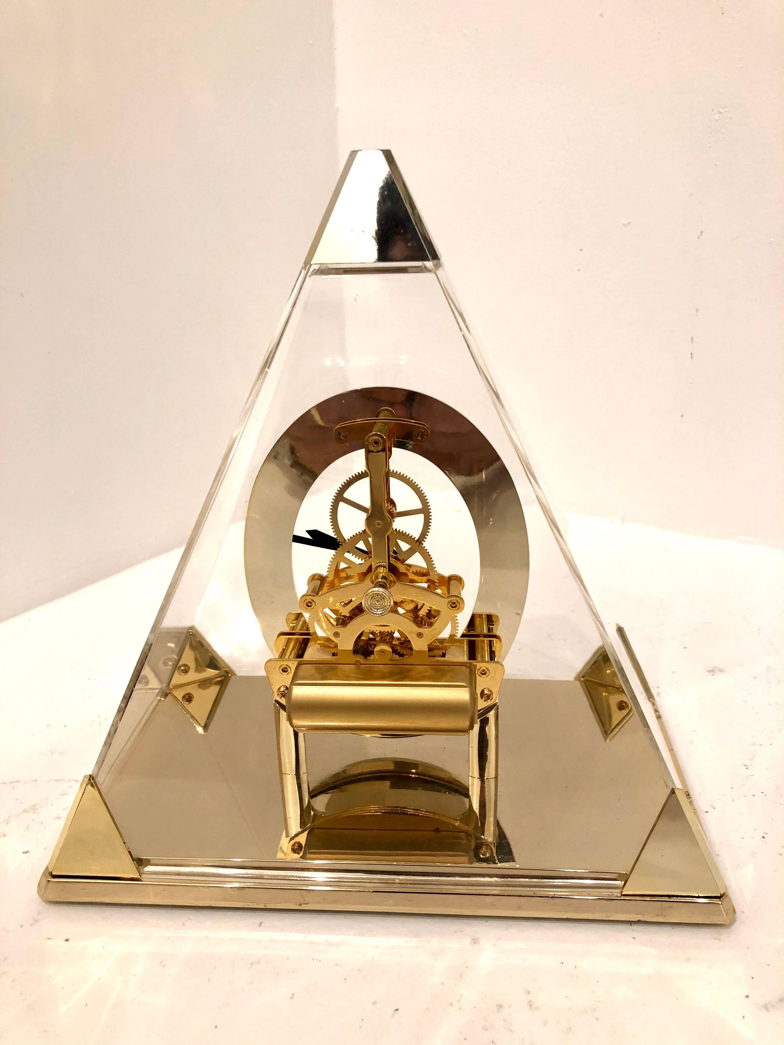 seiko quartz pyramid clock