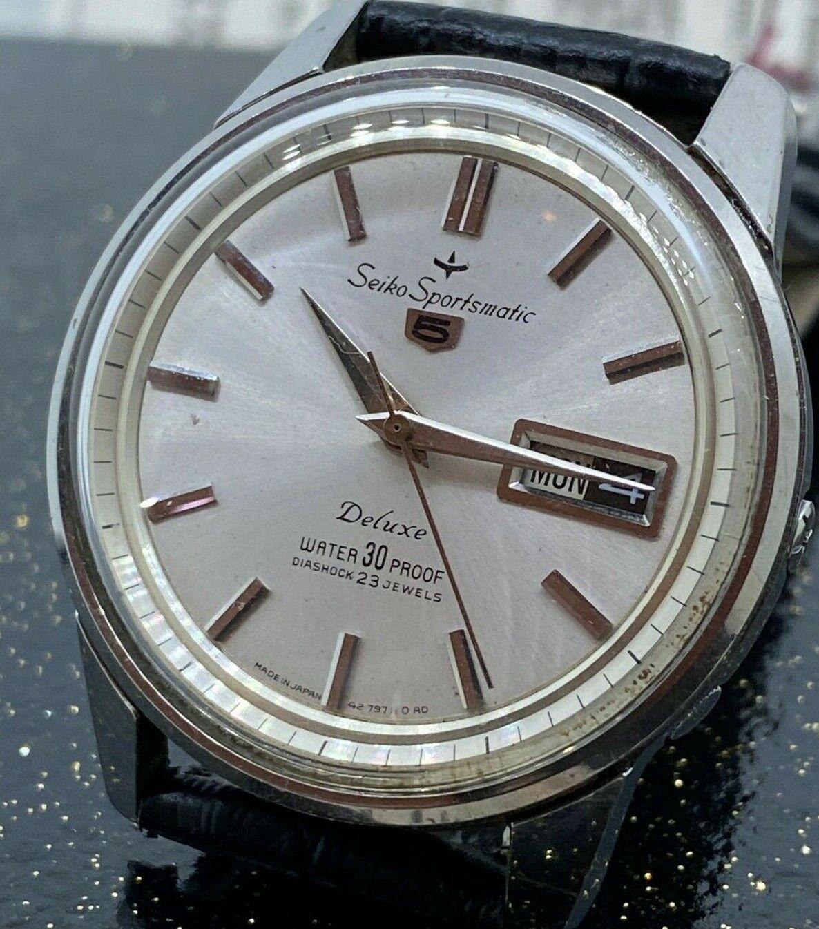 Seiko Sportsmatic 5 Delux Day Date 39mm cal 7606A Automatic Gents' Watch c1964 In Excellent Condition For Sale In MELBOURNE, AU