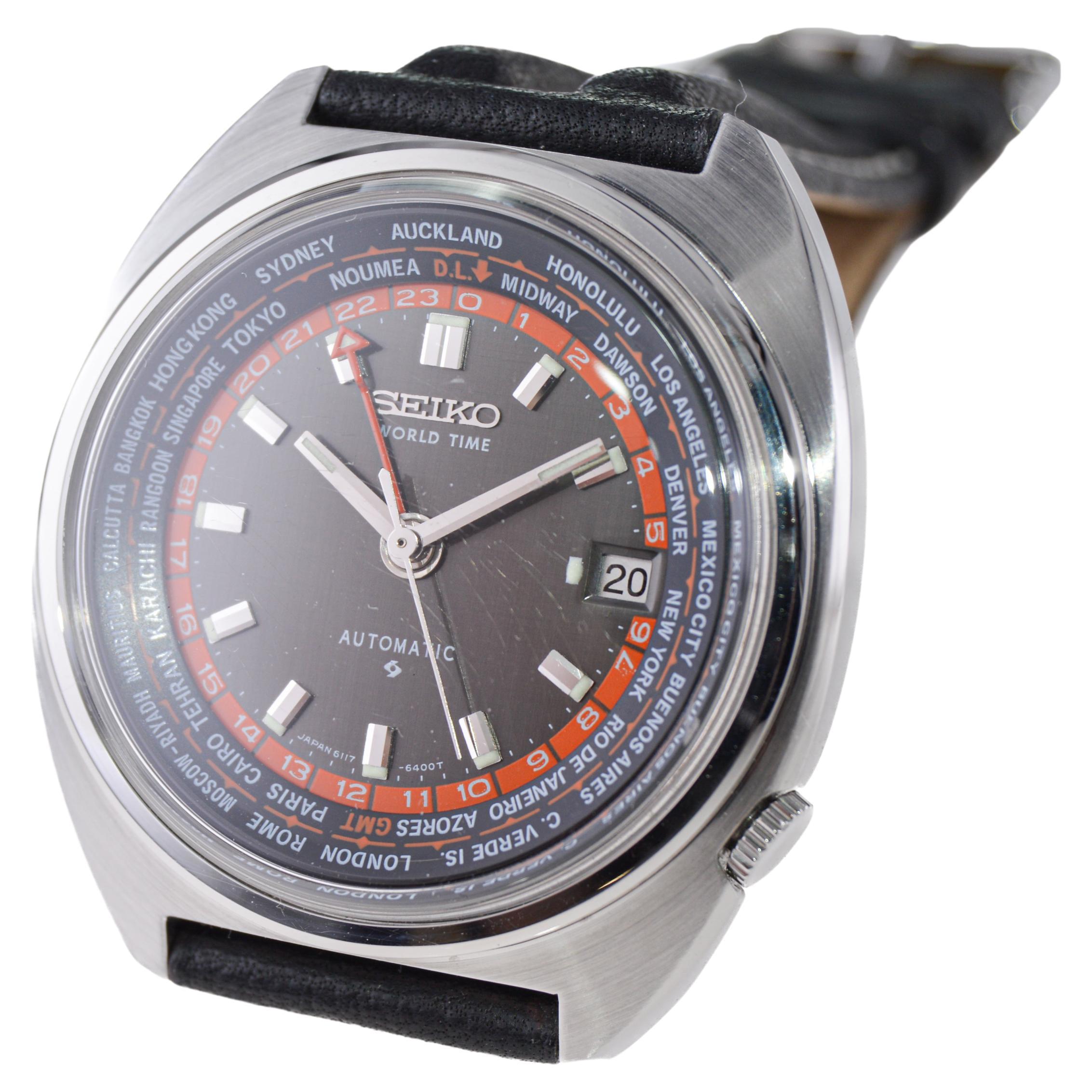 Seiko Steel World Time Watch circa, 1970's in excellent Original Condition In Excellent Condition For Sale In Long Beach, CA