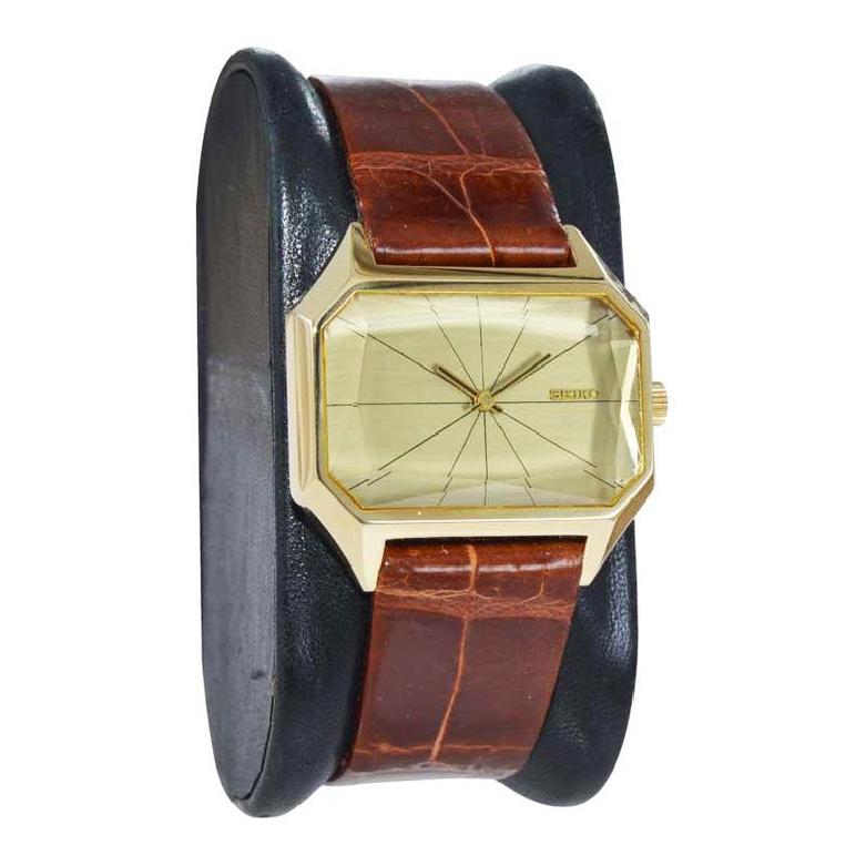 FACTORY / HOUSE: Seiko Watch Company
STYLE / REFERENCE: Art Deco Series 
METAL / MATERIAL: 18Kt. Solid Yellow Gold 
CIRCA / YEAR: 1970s
DIMENSIONS / SIZE: Length 32mm x Diameter 31mm
MOVEMENT / CALIBER: Manual Winding / 24 Jewels / Cal.2220A
DIAL /