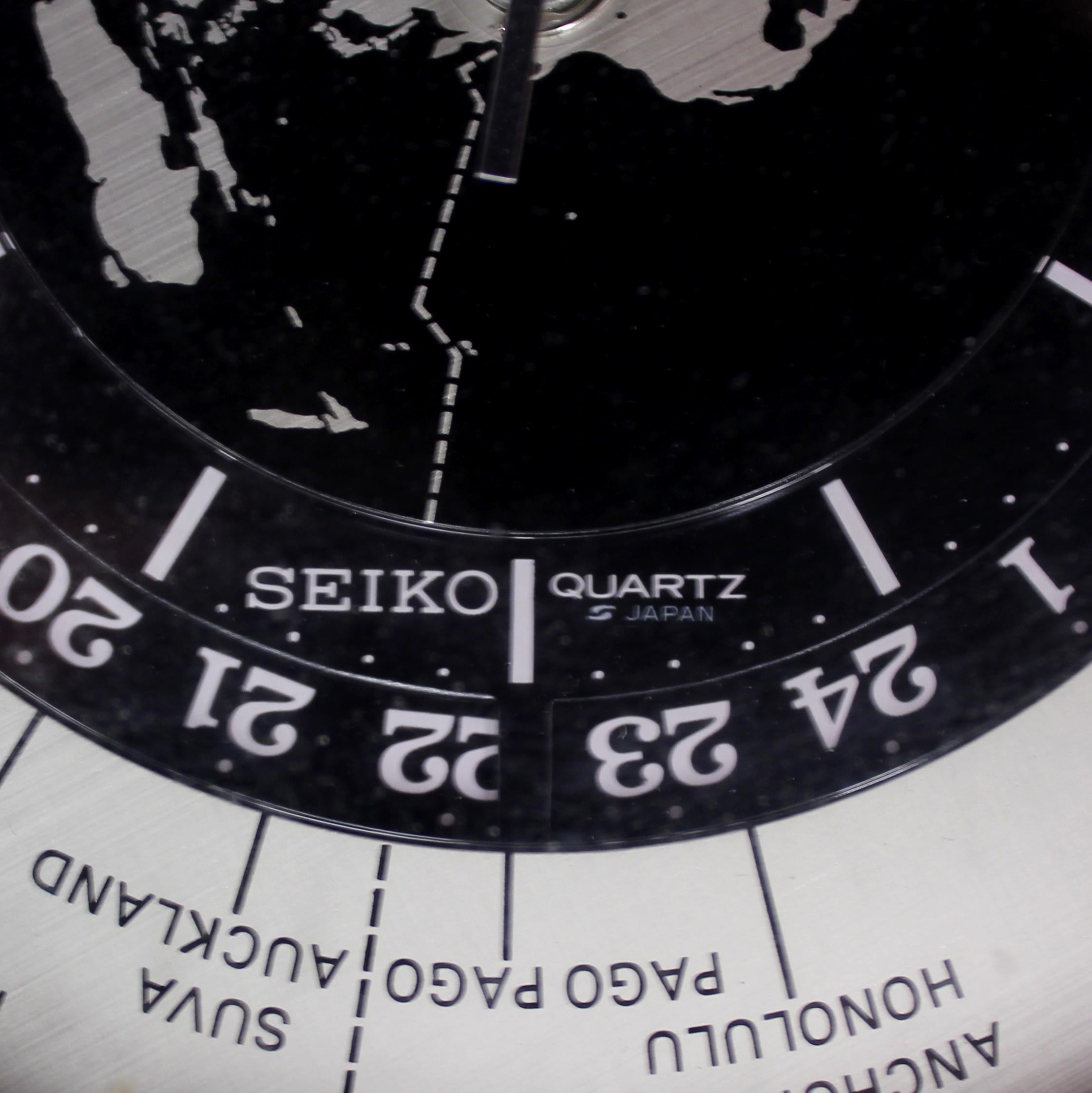 Modern Seiko World Timer GMT Desk Clock, Quartz Movement with Sweeping Seconds, 1980s