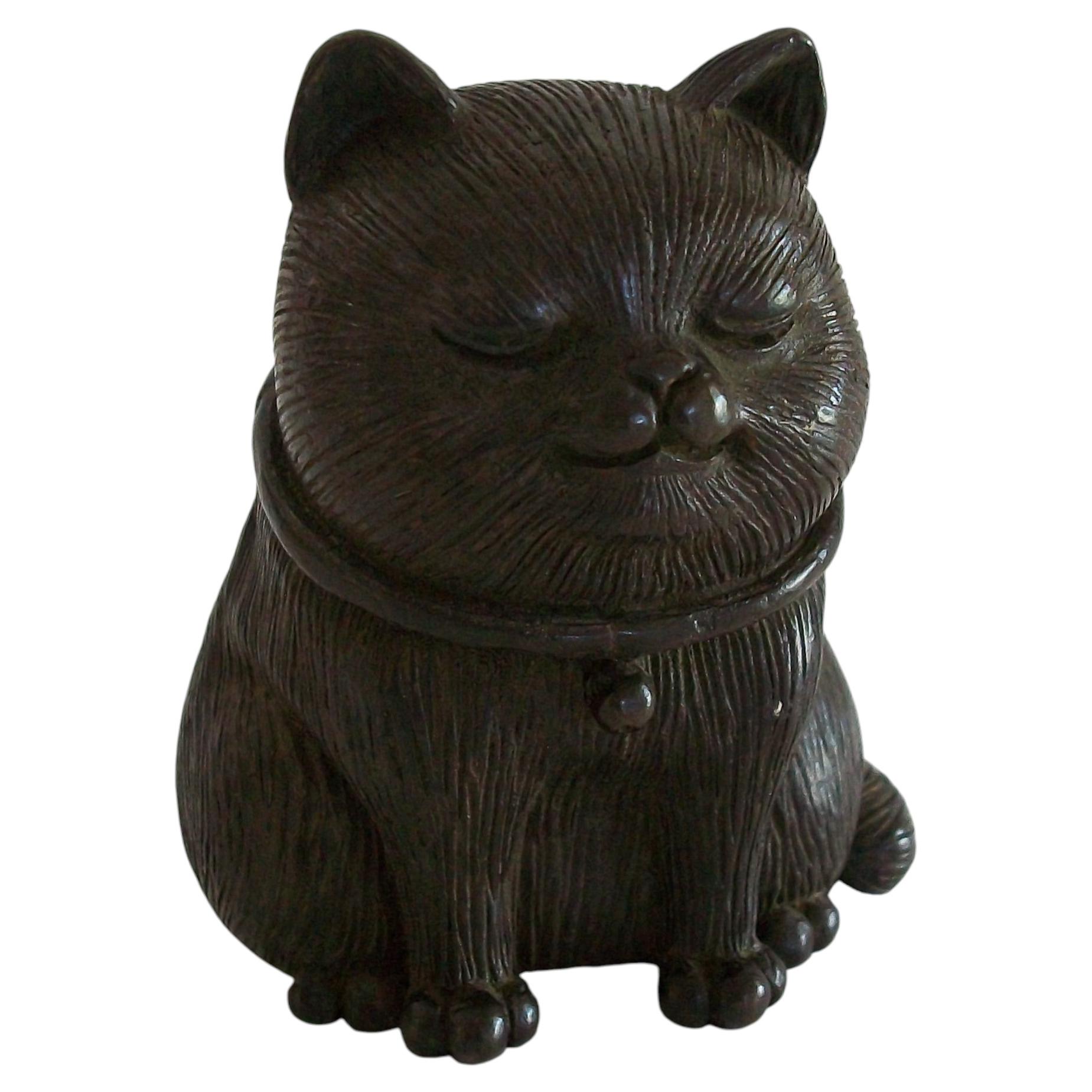 Seiya Style Patinated Bronze Okimono Cat Sculpture - Japan - Late 20th Century
