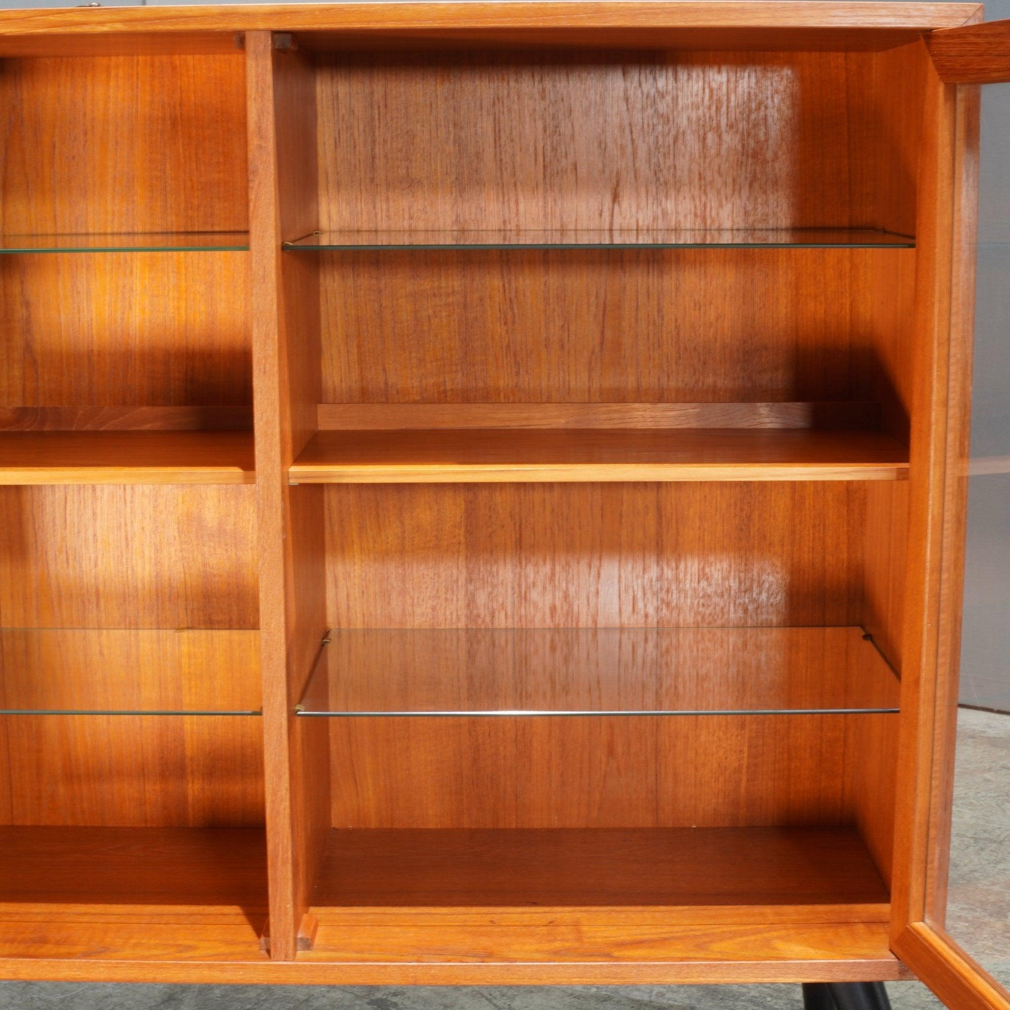 Sejling Skabe Danish Teak Display Cabinet In Good Condition In Basildon, London