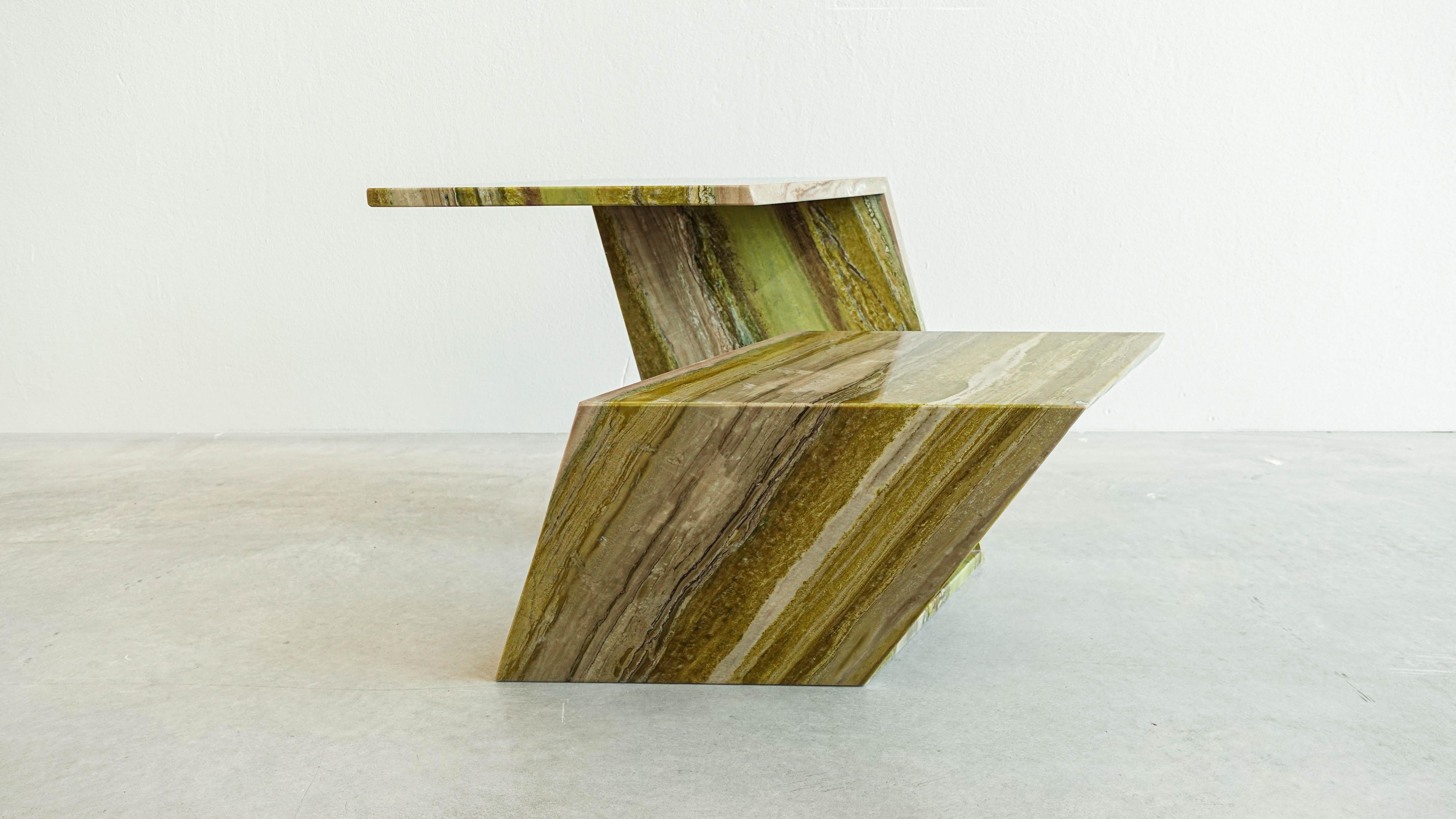 The SEKITEI coffee table which makes part of the ORIGAMI Collection is a fruit of collaboration between MARMI REGINA, company that creates prestigious works in marble and natural stone, e YULIA PYANZINA, architect and designer.
While designing the