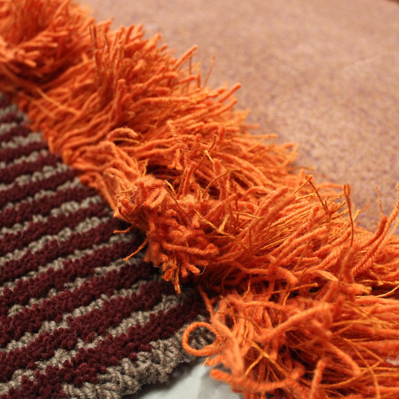 Tessile Tappeto Selce #4 Emathite Red dello Studio A Salaris by Carpet Edition in vendita