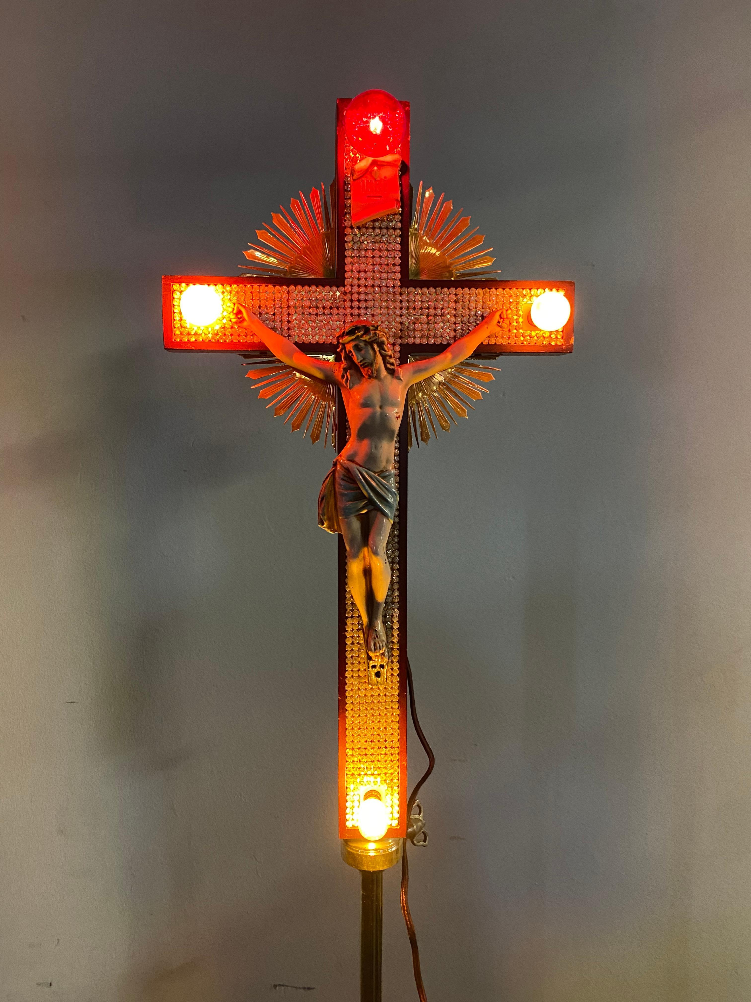 Selten gesehenes Art-Deco-Kreuzigungskreuz aus den 1920er Jahren mit Lights  im Angebot 2