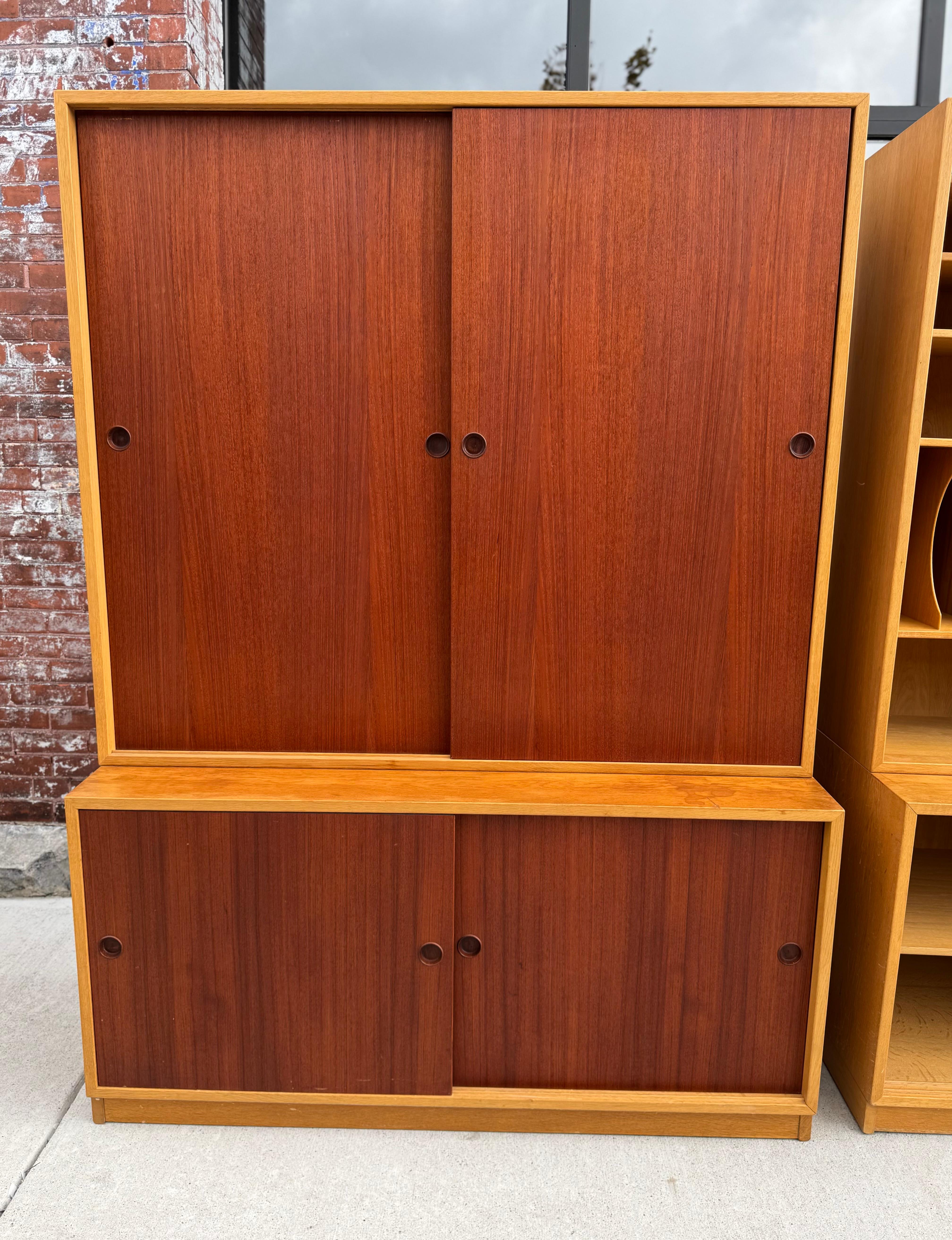Scandinavo moderno Libreria/armadio bicolore 