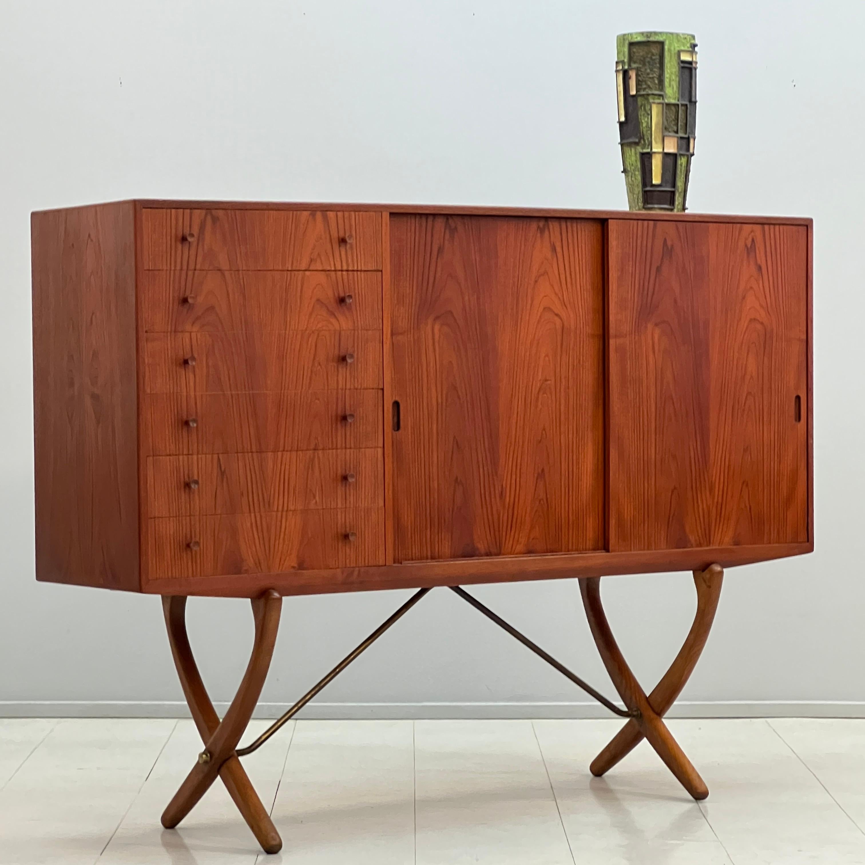 Seldom seen Danish Modern Hans Wegner Saber Leg Sideboard For Sale 5