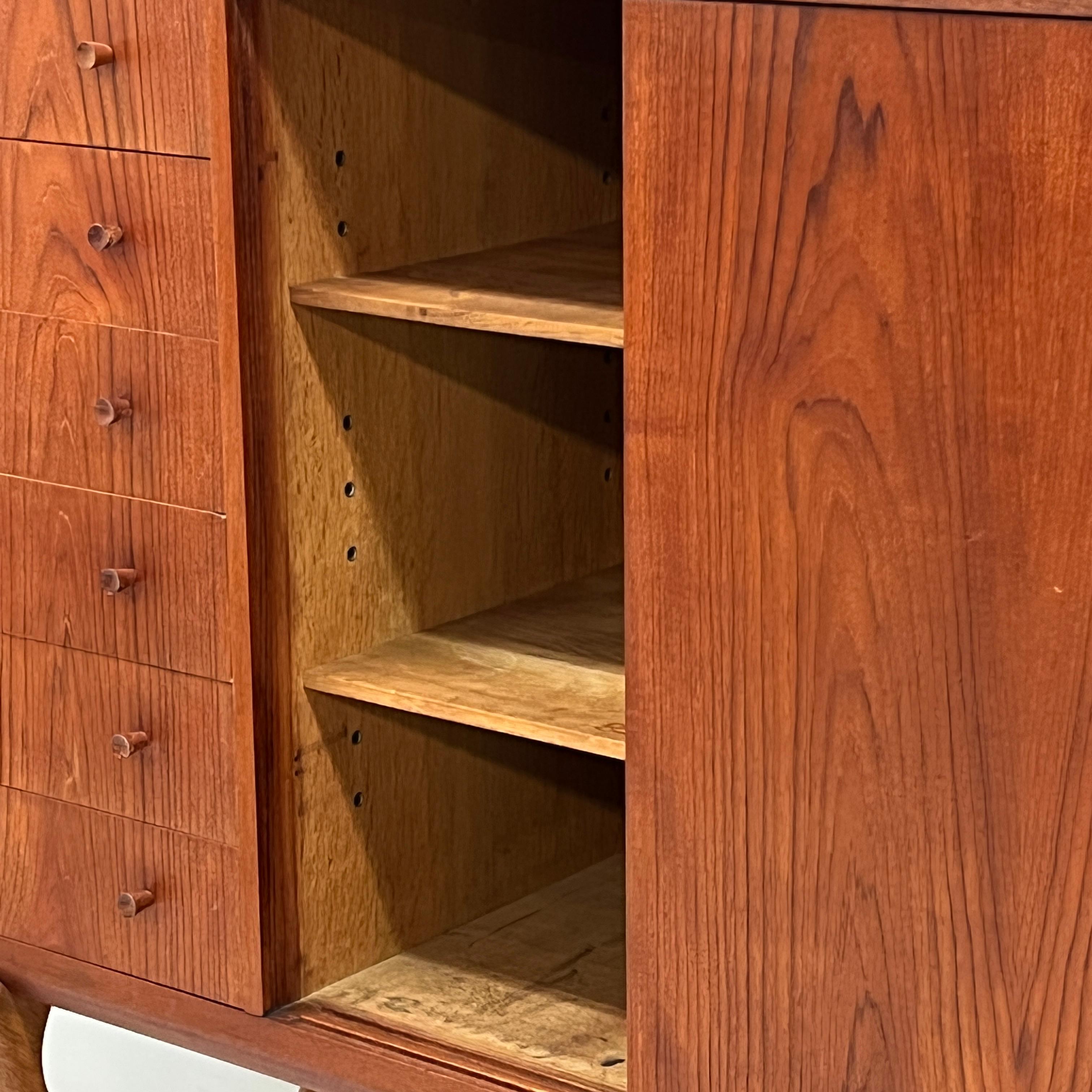 Seldom seen Danish Modern Hans Wegner Saber Leg Sideboard In Good Condition For Sale In Buffalo, NY