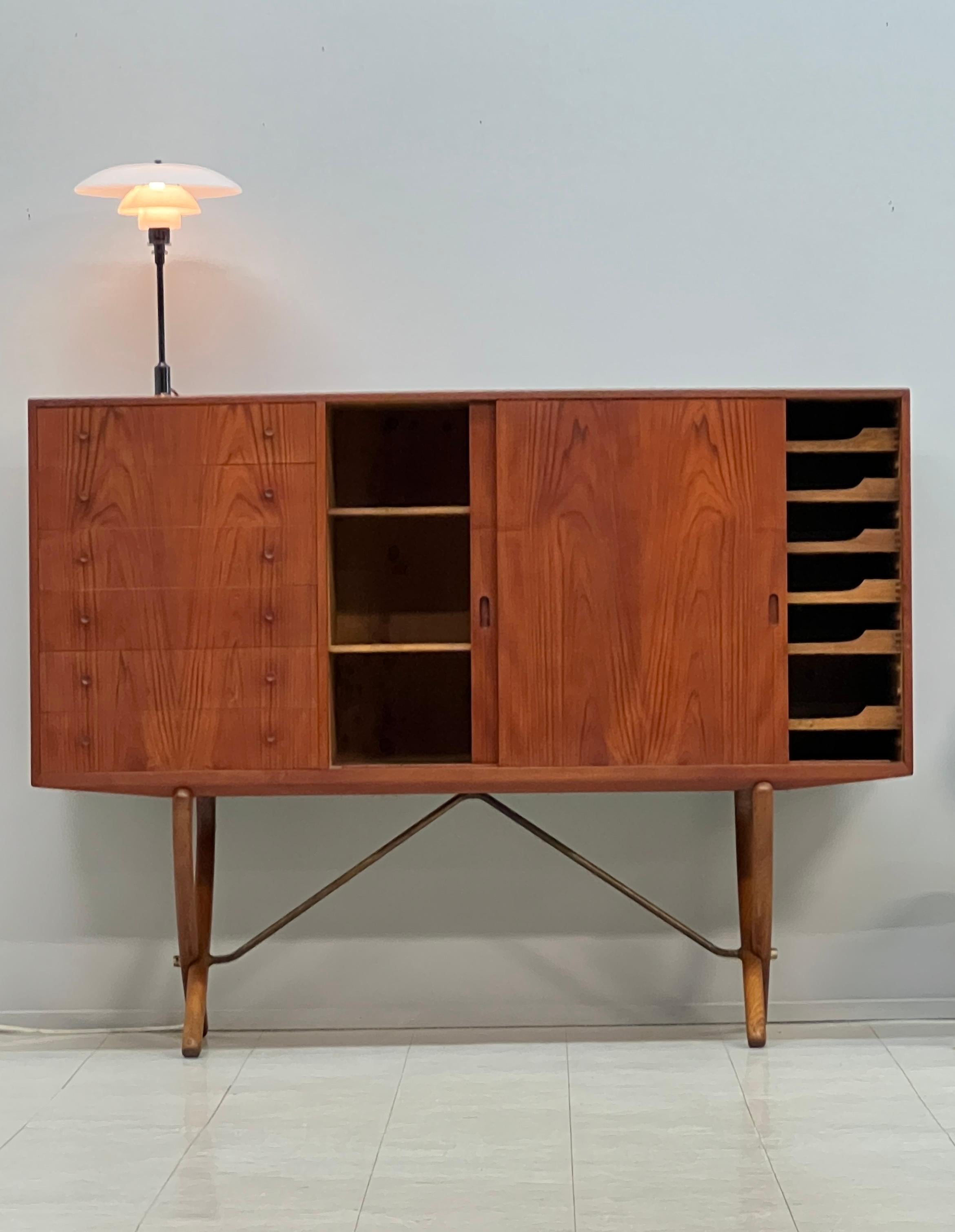 Mid-20th Century Seldom seen Danish Modern Hans Wegner Saber Leg Sideboard For Sale
