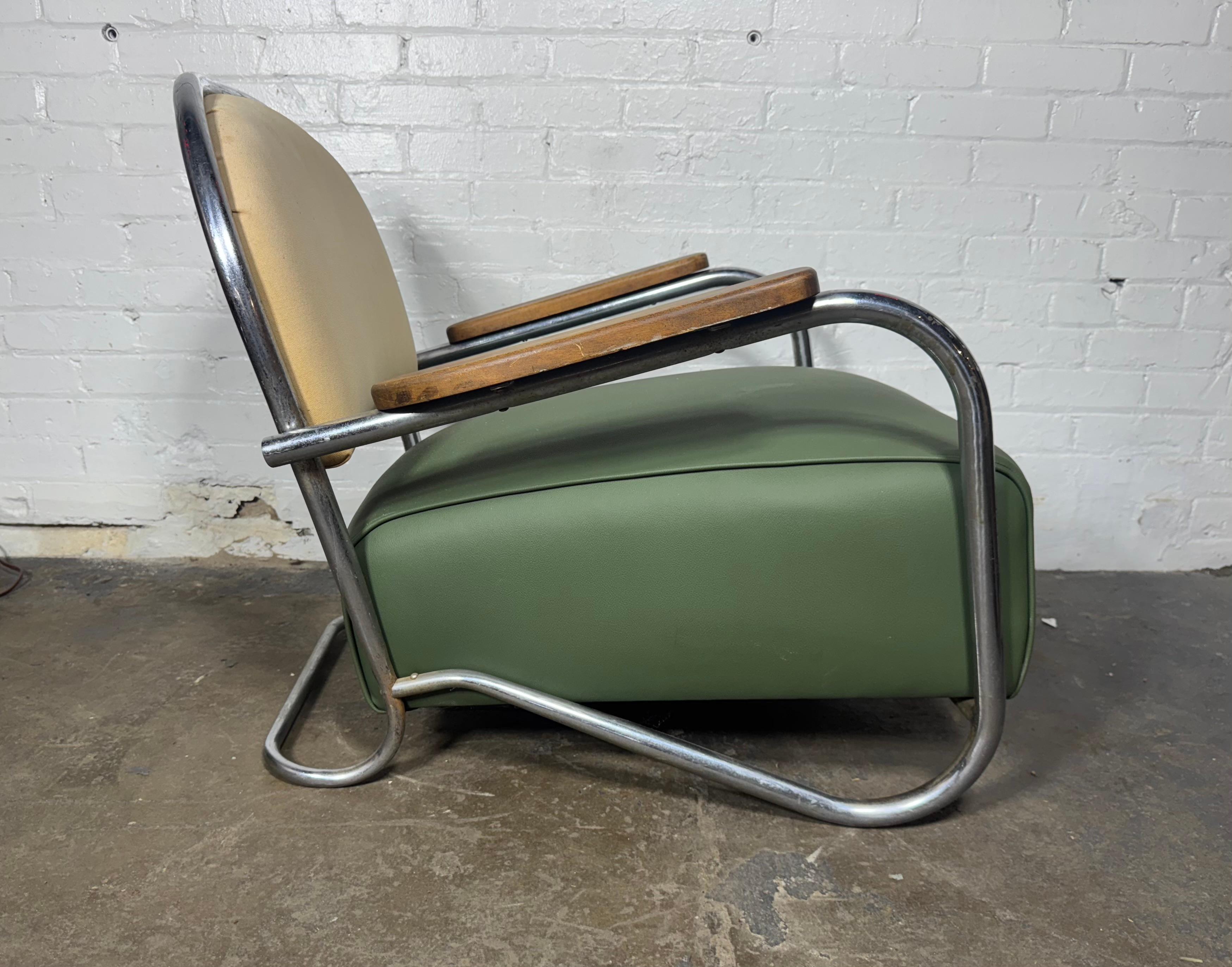 Tissu Rarement vu Kem Weber / Lloyds, Chaise longue Art déco en acier chromé vers 1934. en vente