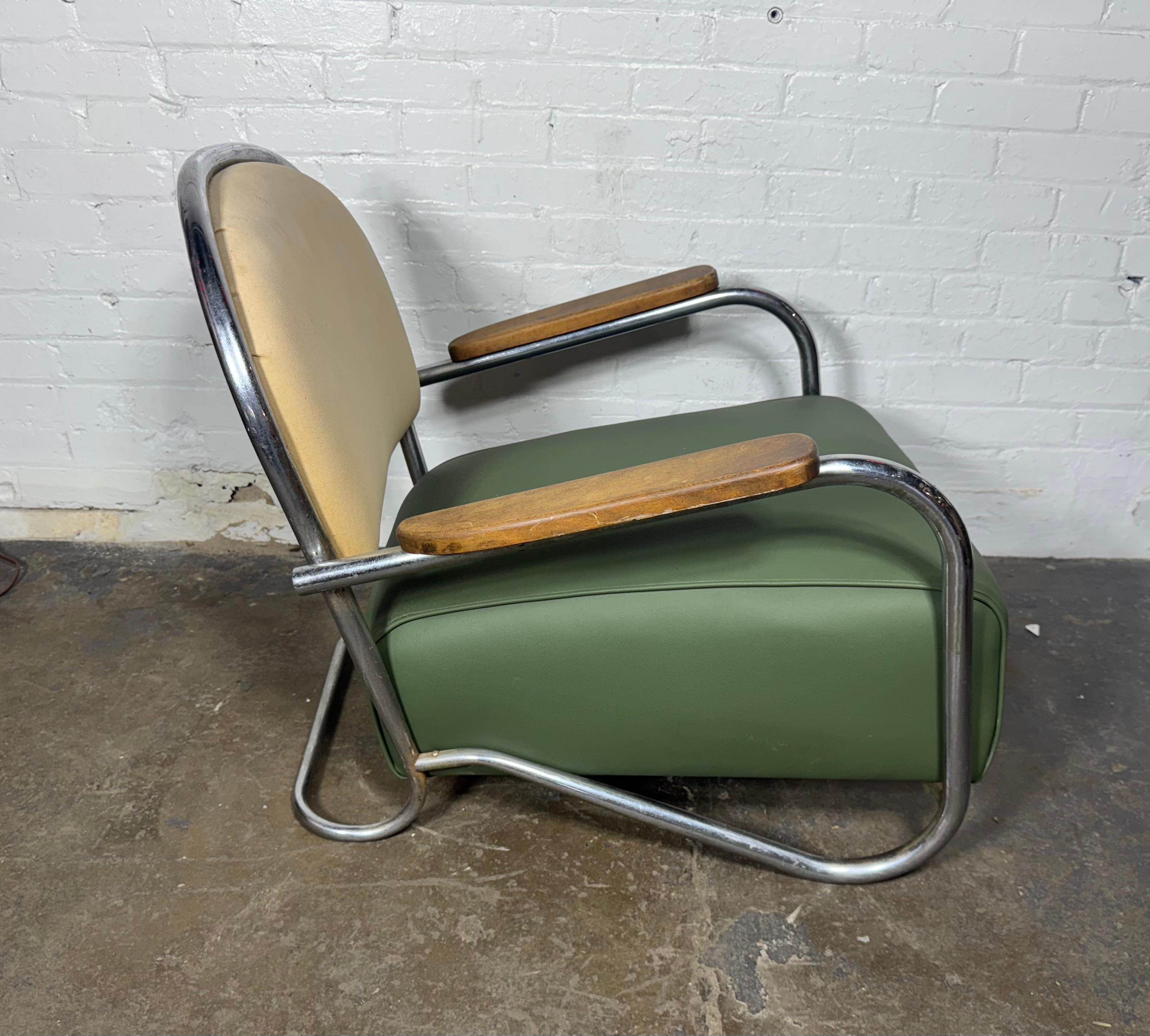Rarement vu Kem Weber / Lloyds, Chaise longue Art déco en acier chromé vers 1934. en vente 1