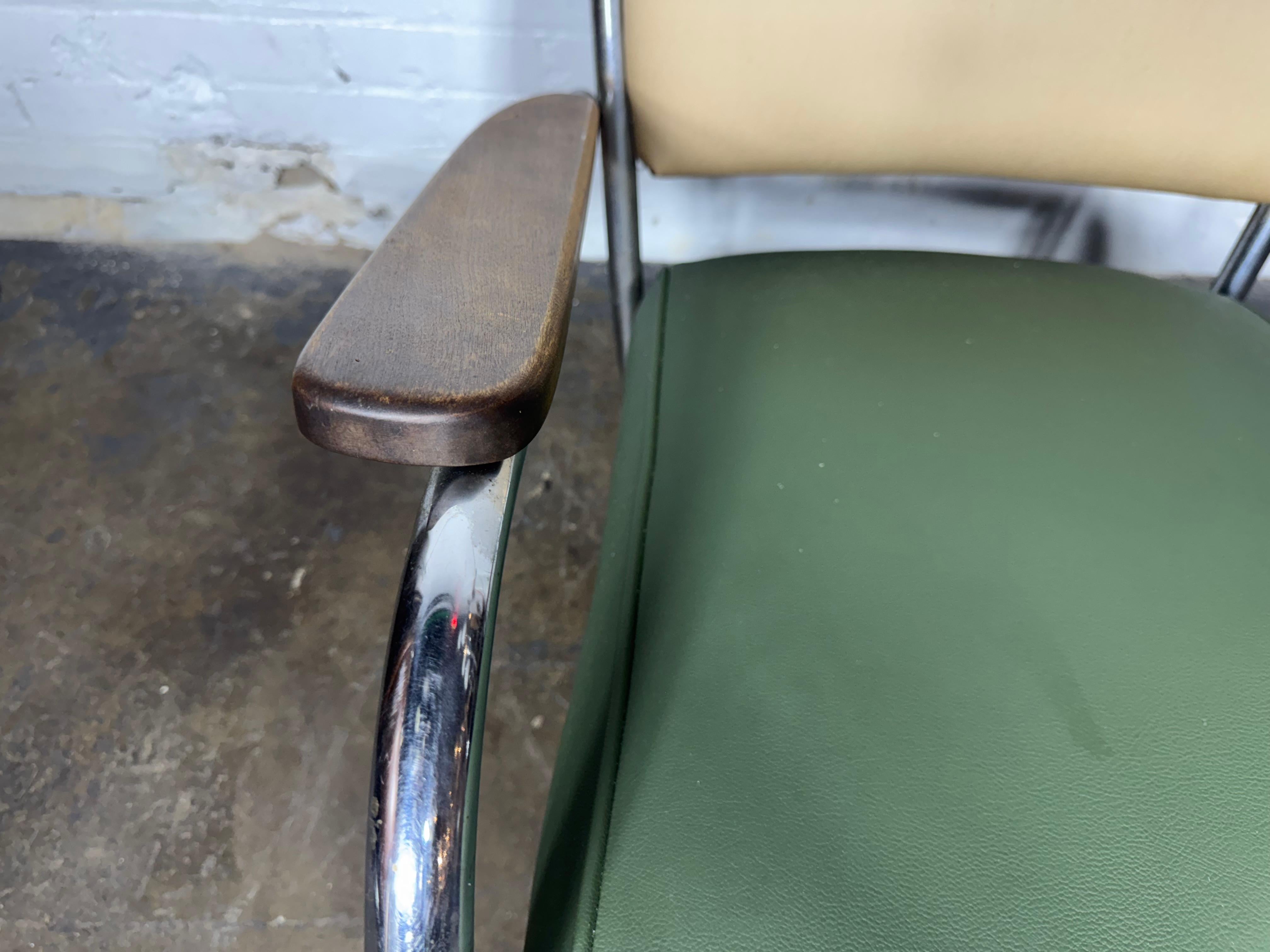 Rarement vu Kem Weber / Lloyds, Chaise longue Art déco en acier chromé vers 1934. en vente 2