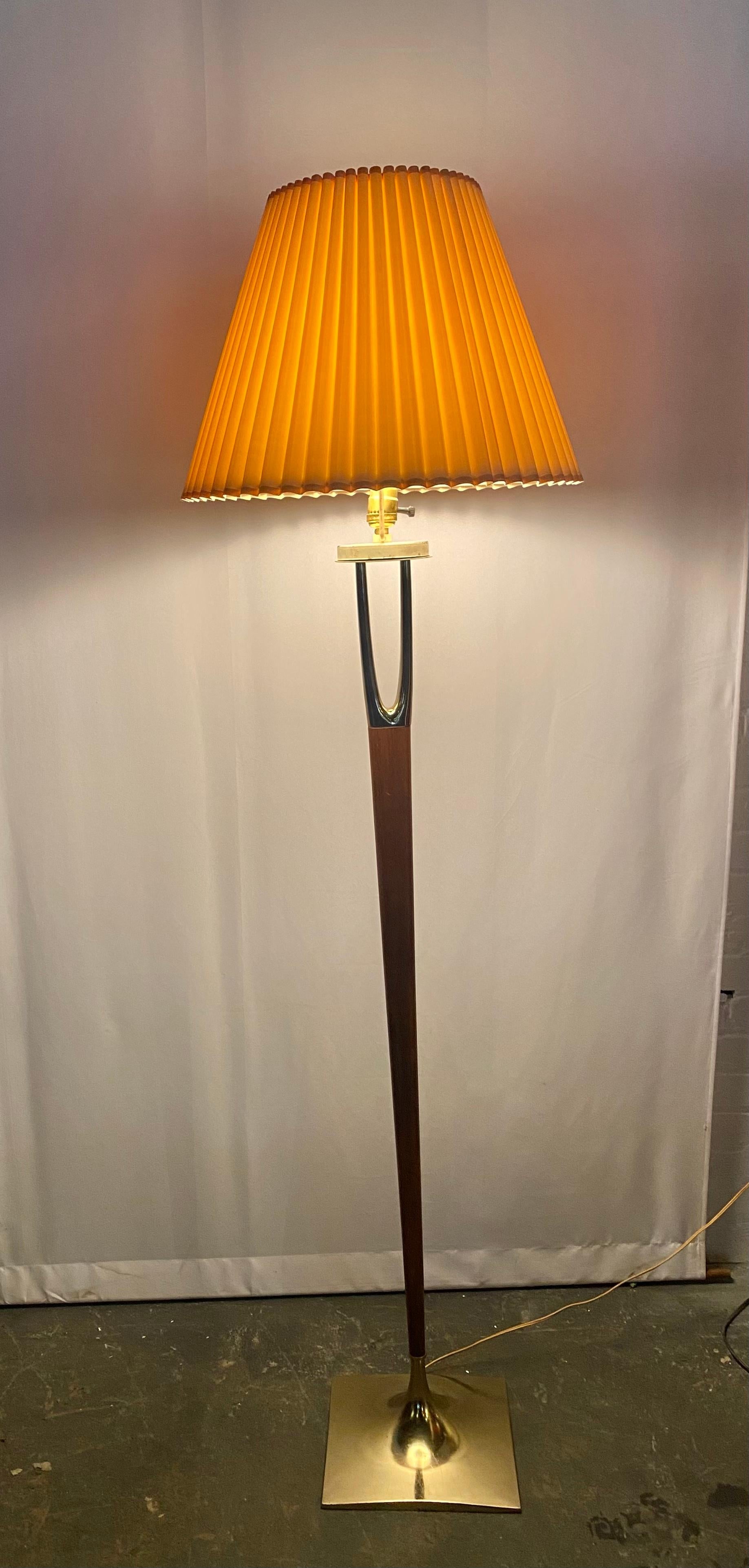 Seldom seen Laurel Lighting Wishbone Floor Lamp, Gerald Thurston In Good Condition For Sale In Buffalo, NY