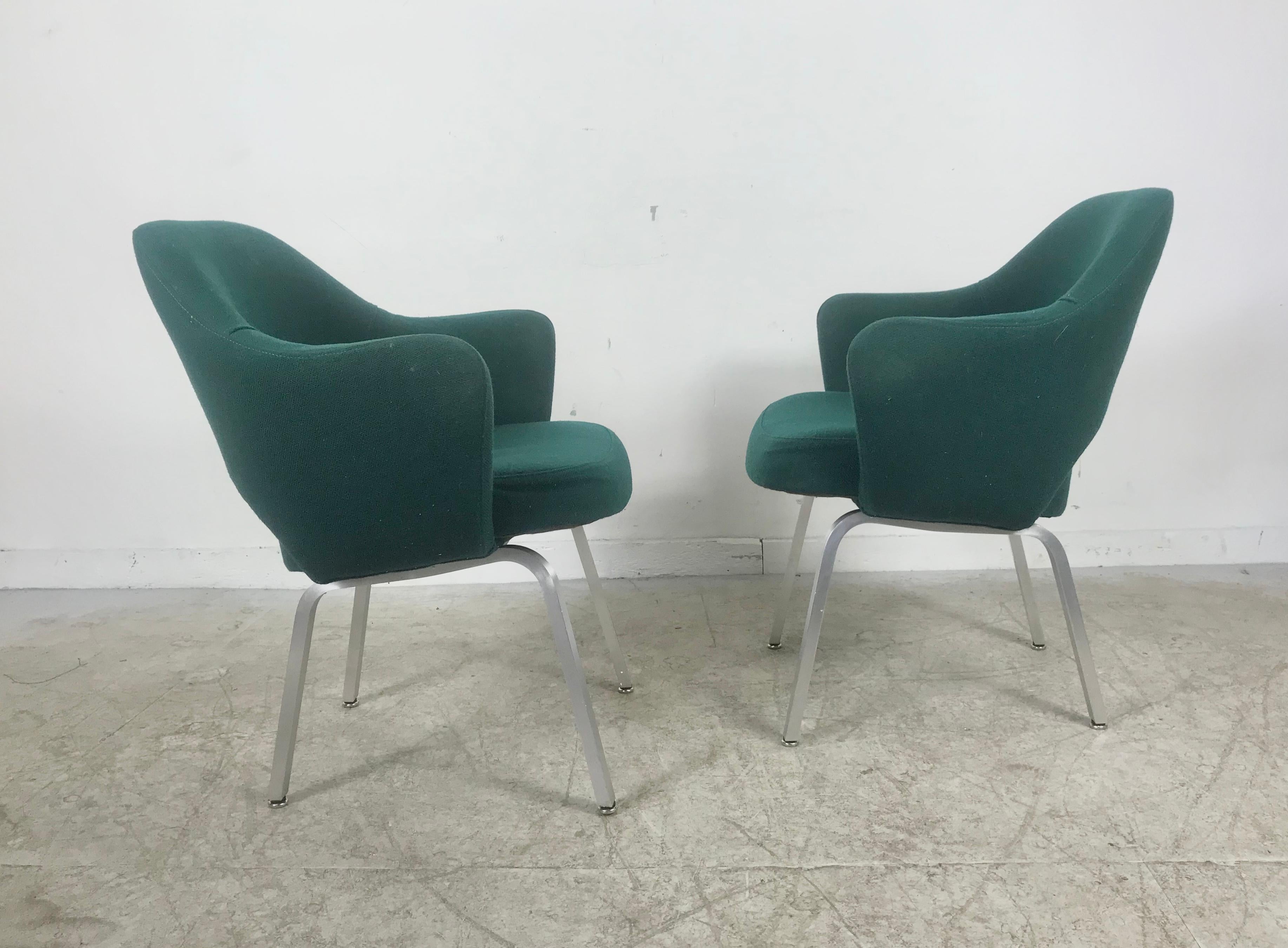 American Seldom Seen Pair of Early Saarinen/Knoll Executive Armchairs, Aluminum Bases For Sale