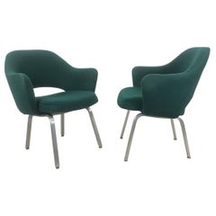 Paire de fauteuils de direction Saarinen/Knoll de la première heure, piètements en aluminium, rarement vus